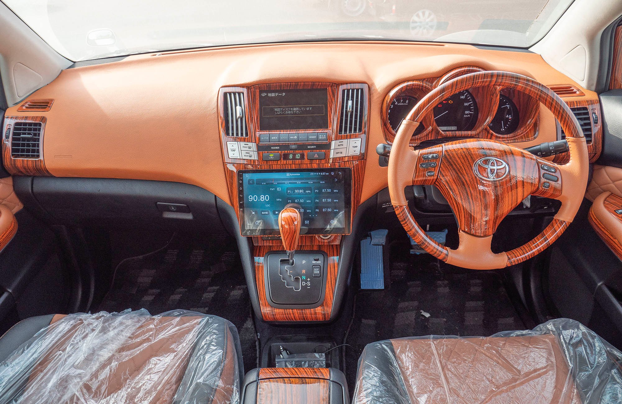 
								Toyota Harrier 2009 AT full									
