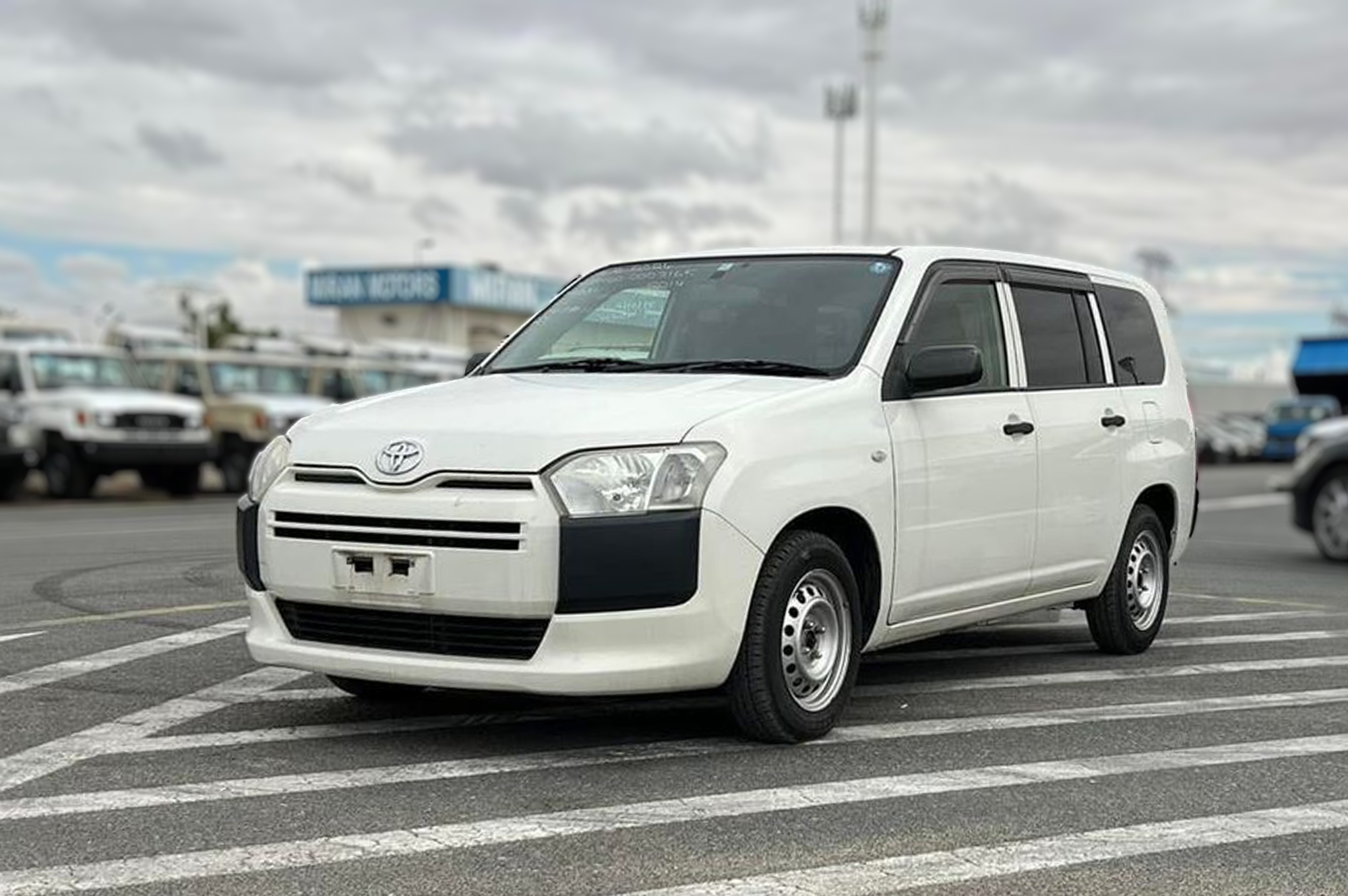 
								Toyota Probox DX Model 2016 full									