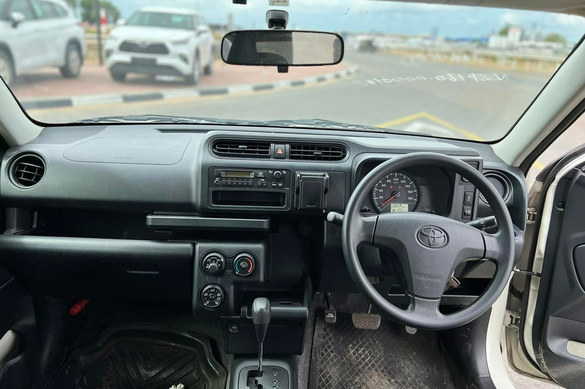 
								Toyota Probox DX Model 2016 full									