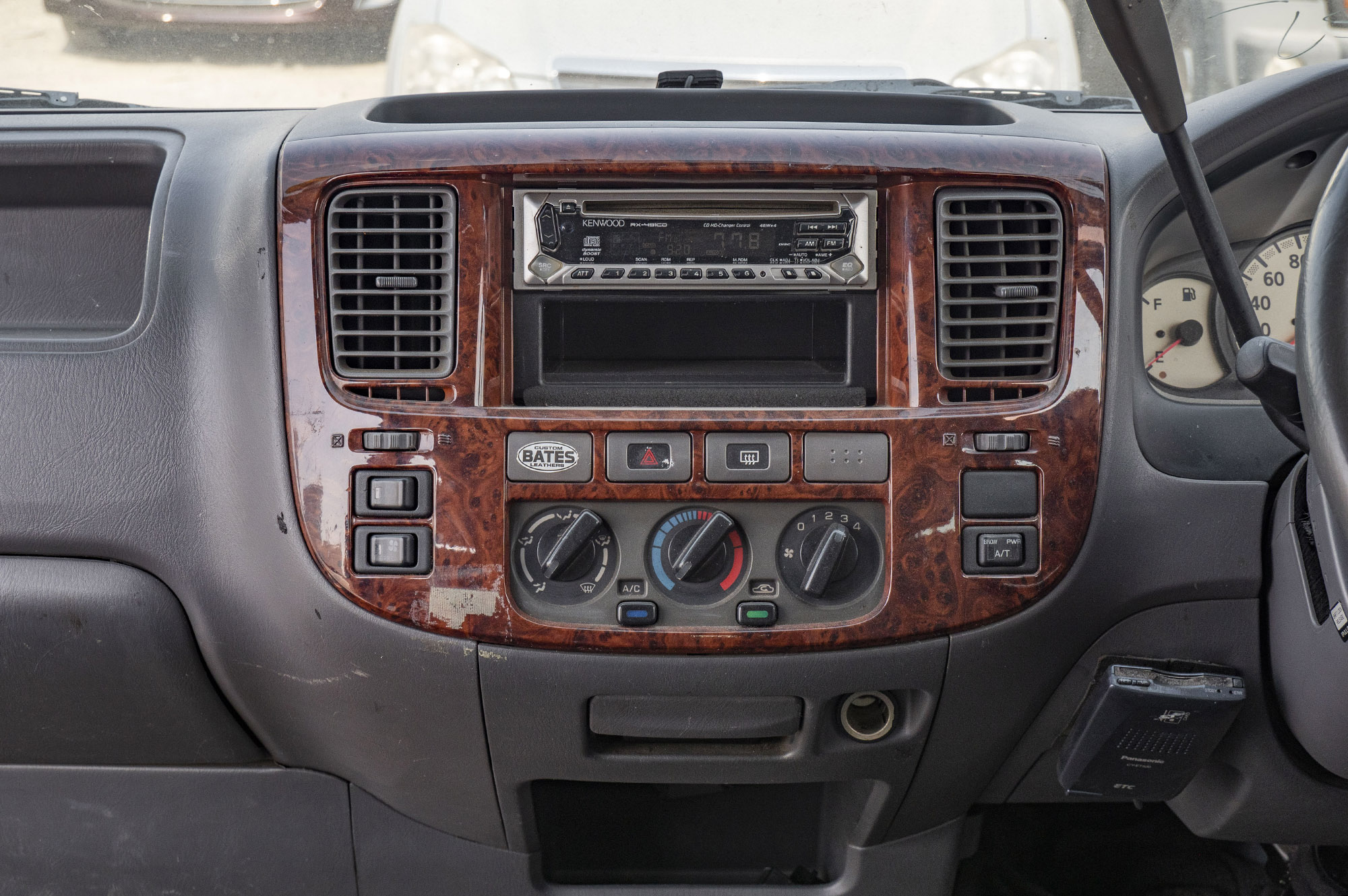 
								Nissan Caravan  Model 2002 full									