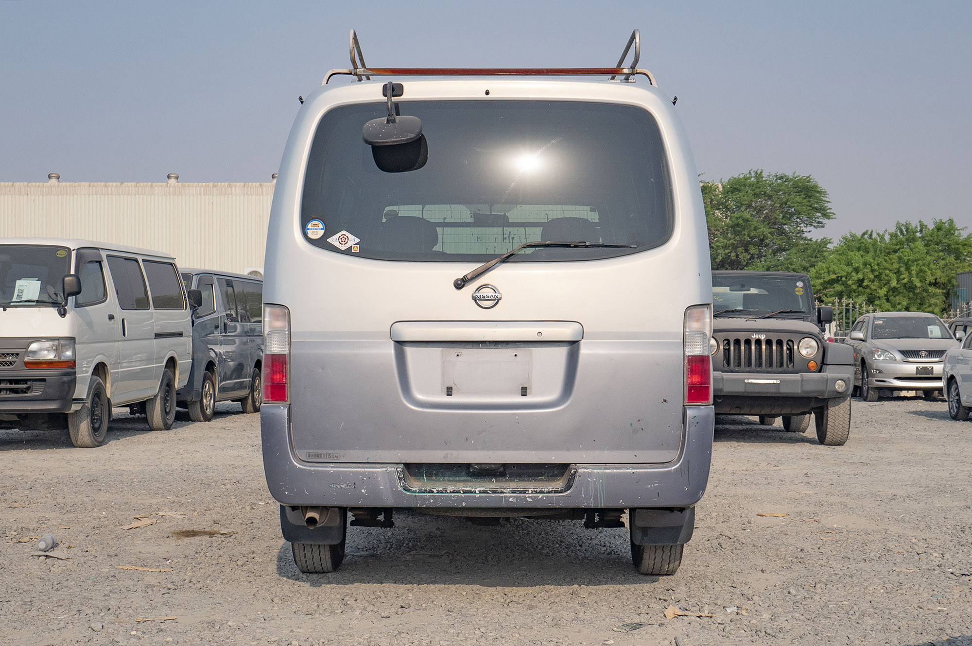 
								Nissan Caravan  Model 2002 full									