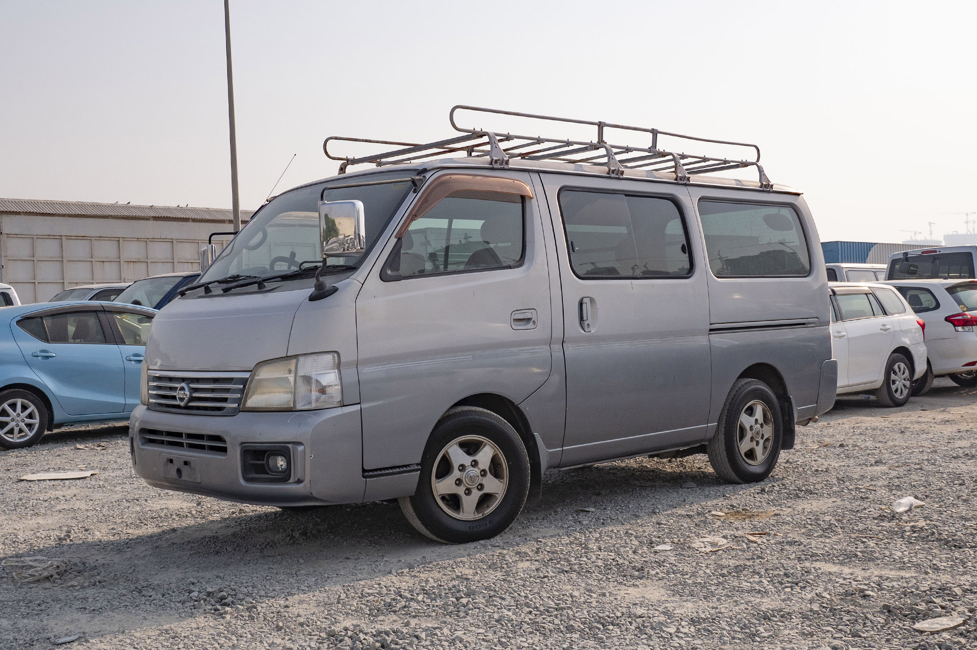 
								Nissan Caravan  Model 2002 full									