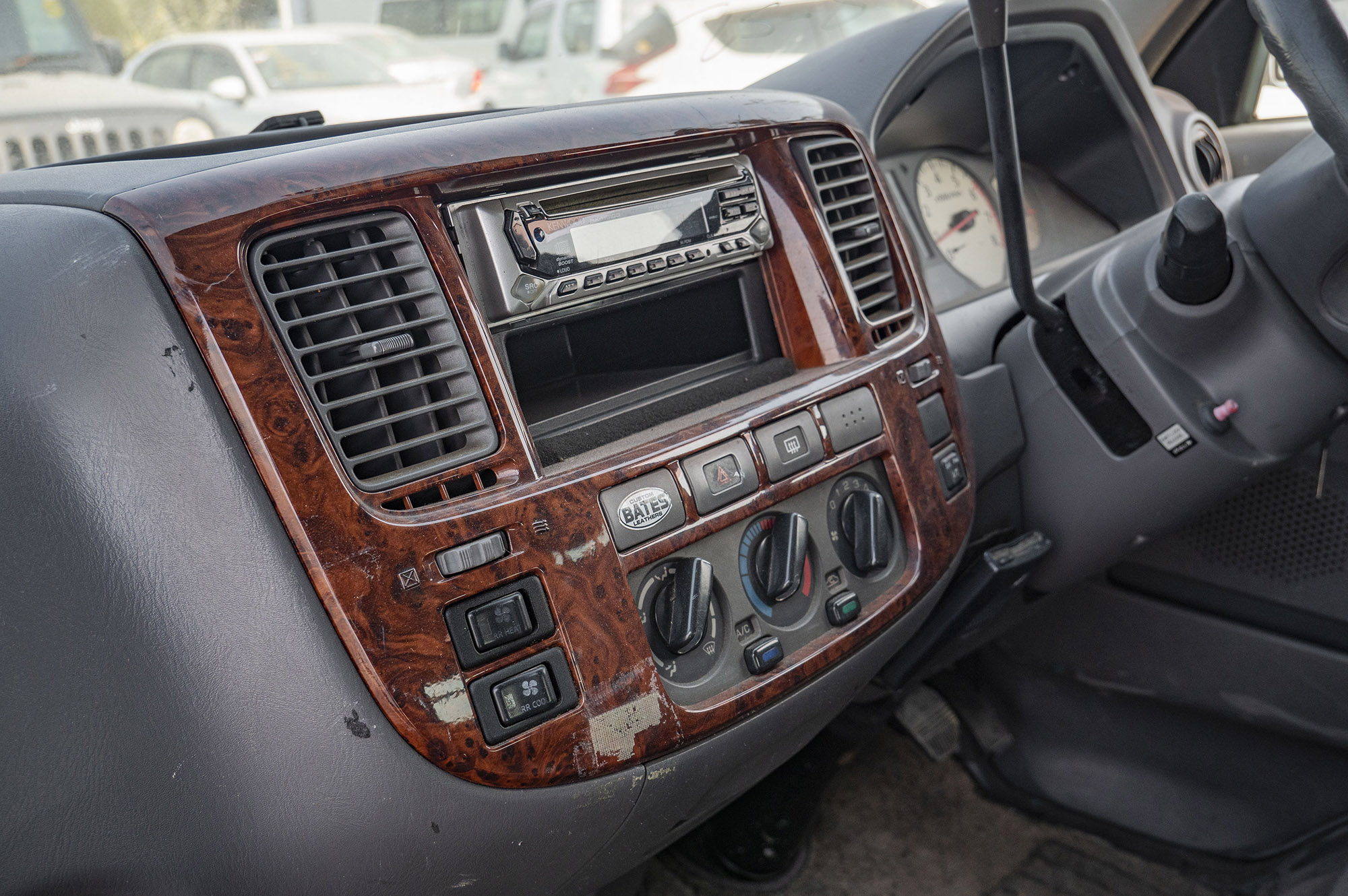 
								Nissan Caravan  Model 2002 full									