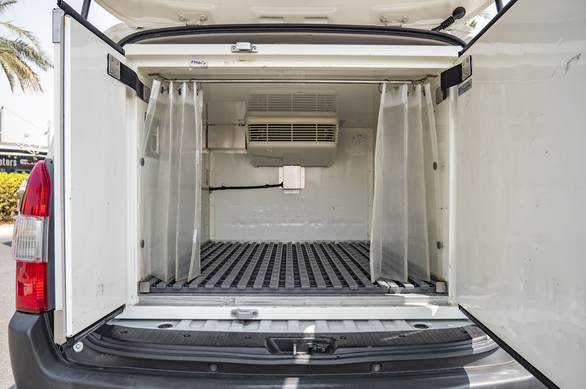 
								Toyota Succeed Refrigerated Van Model 2015 full									