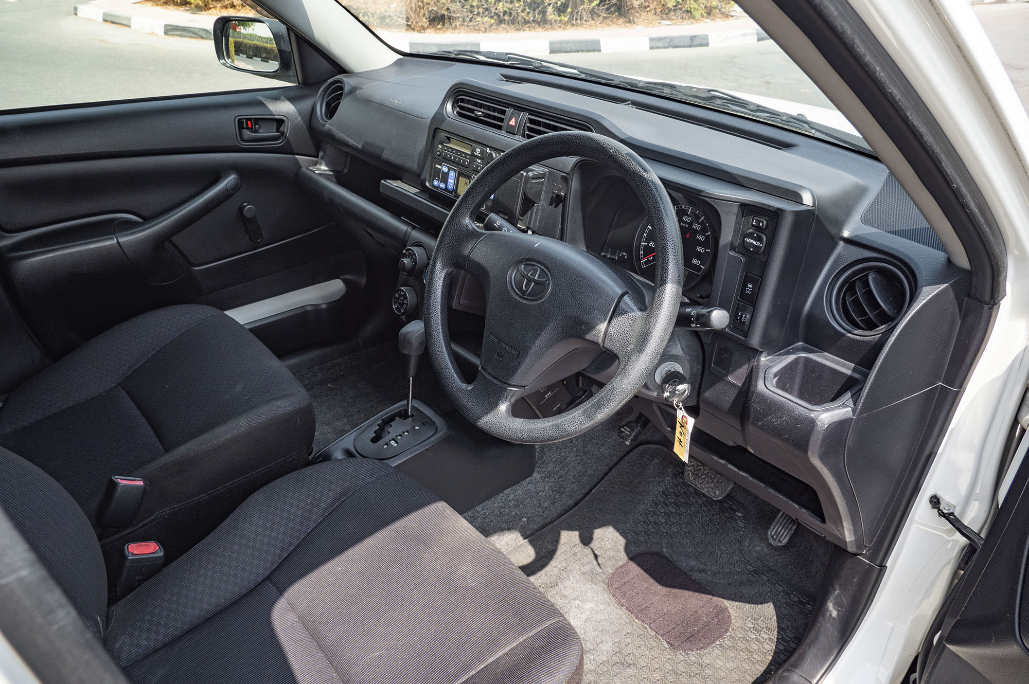 
								Toyota Succeed Refrigerated Van Model 2015 full									