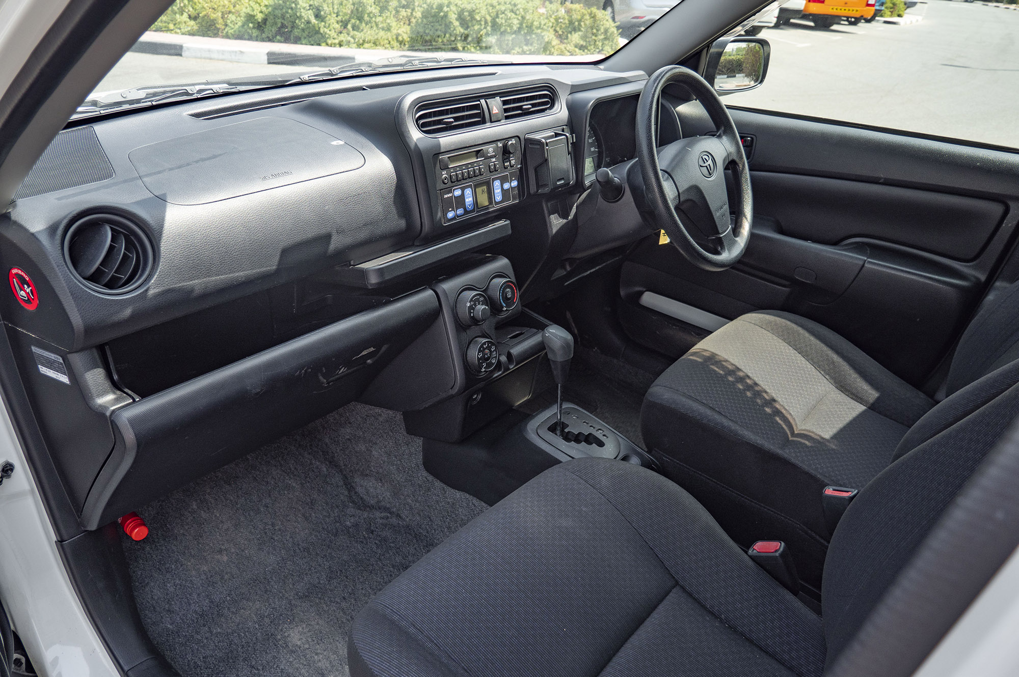
								Toyota Succeed Refrigerated Van Model 2015 full									