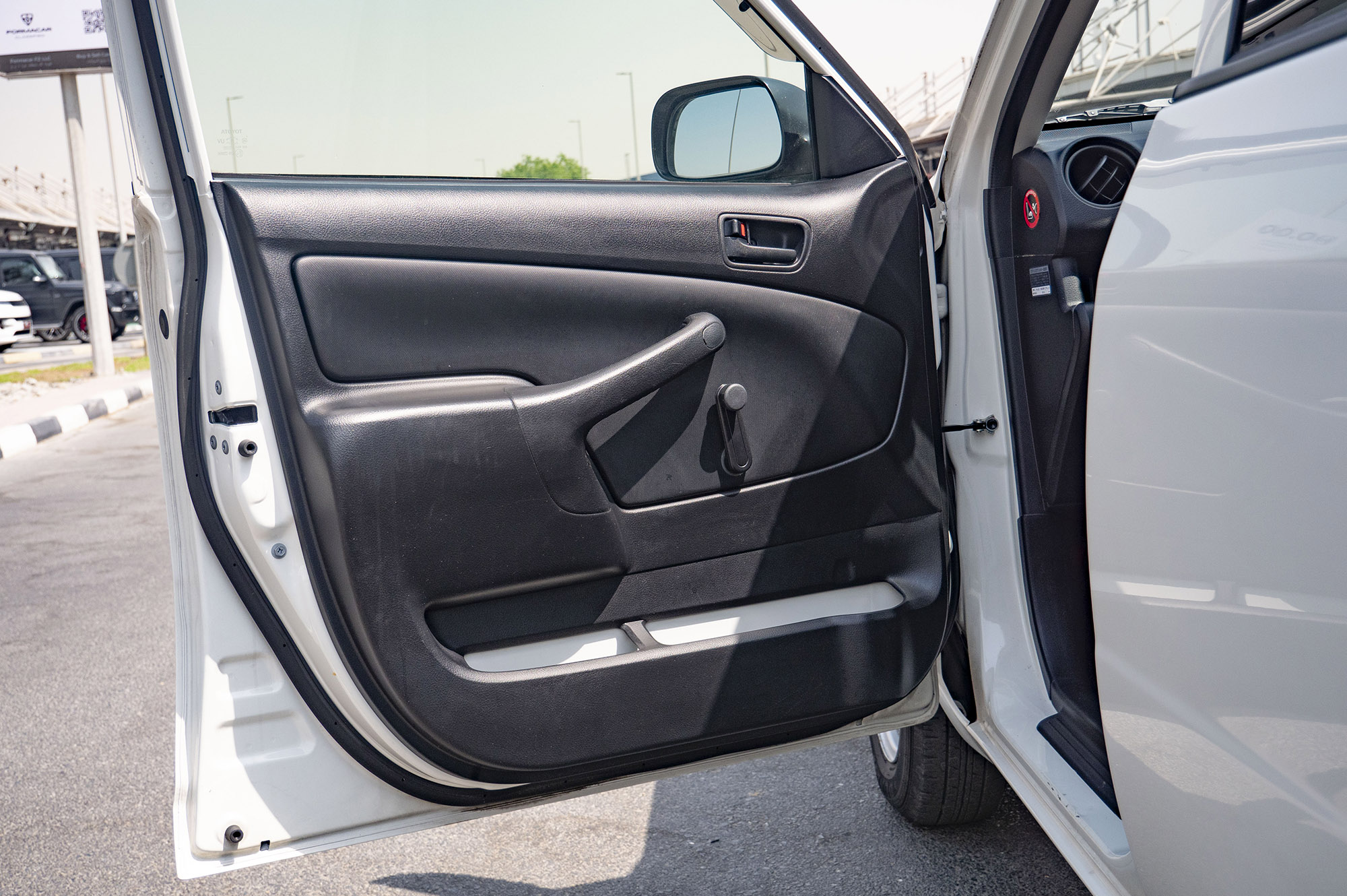 
								Toyota Succeed Refrigerated Van Model 2015 full									