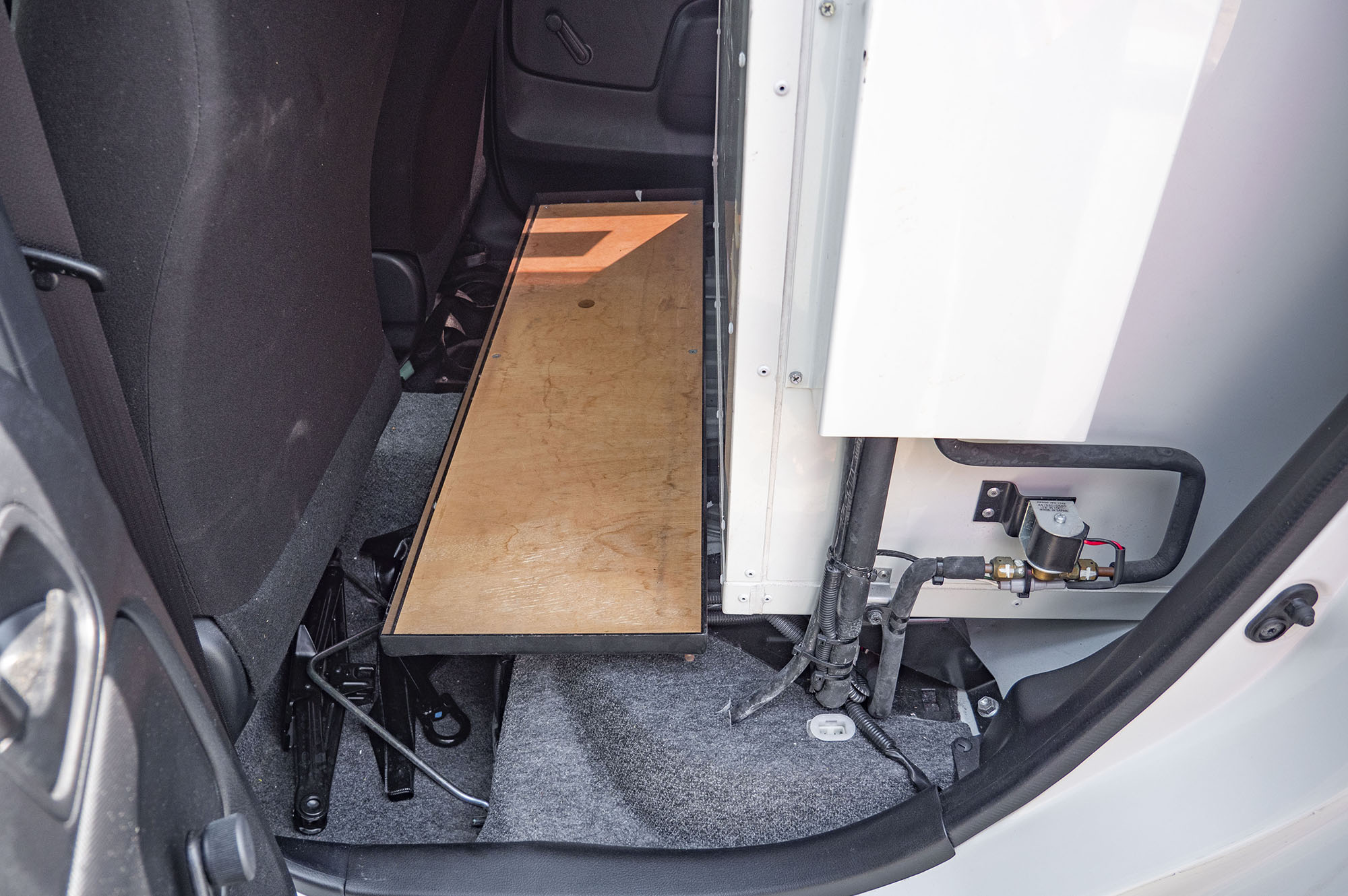 
								Toyota Succeed Refrigerated Van Model 2015 full									