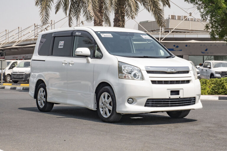 Toyota Noah Model 2010