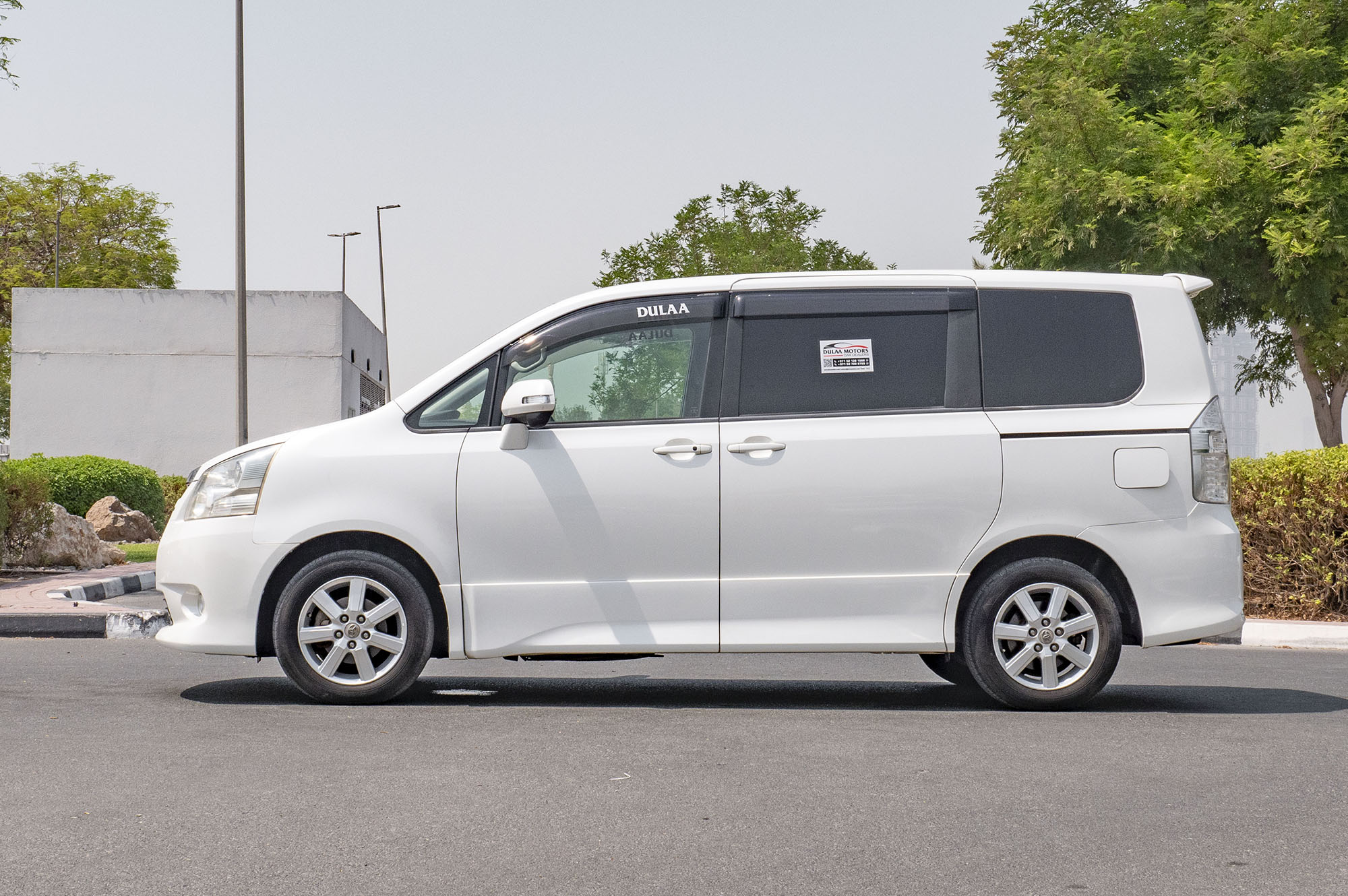 
								Toyota Noah Model 2010 full									