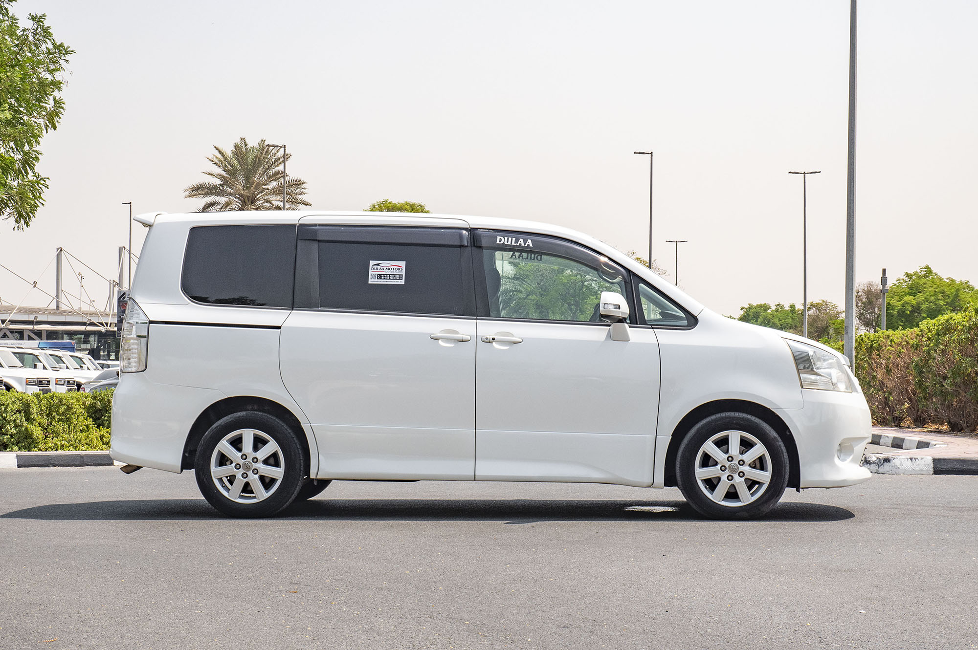 
								Toyota Noah Model 2010 full									