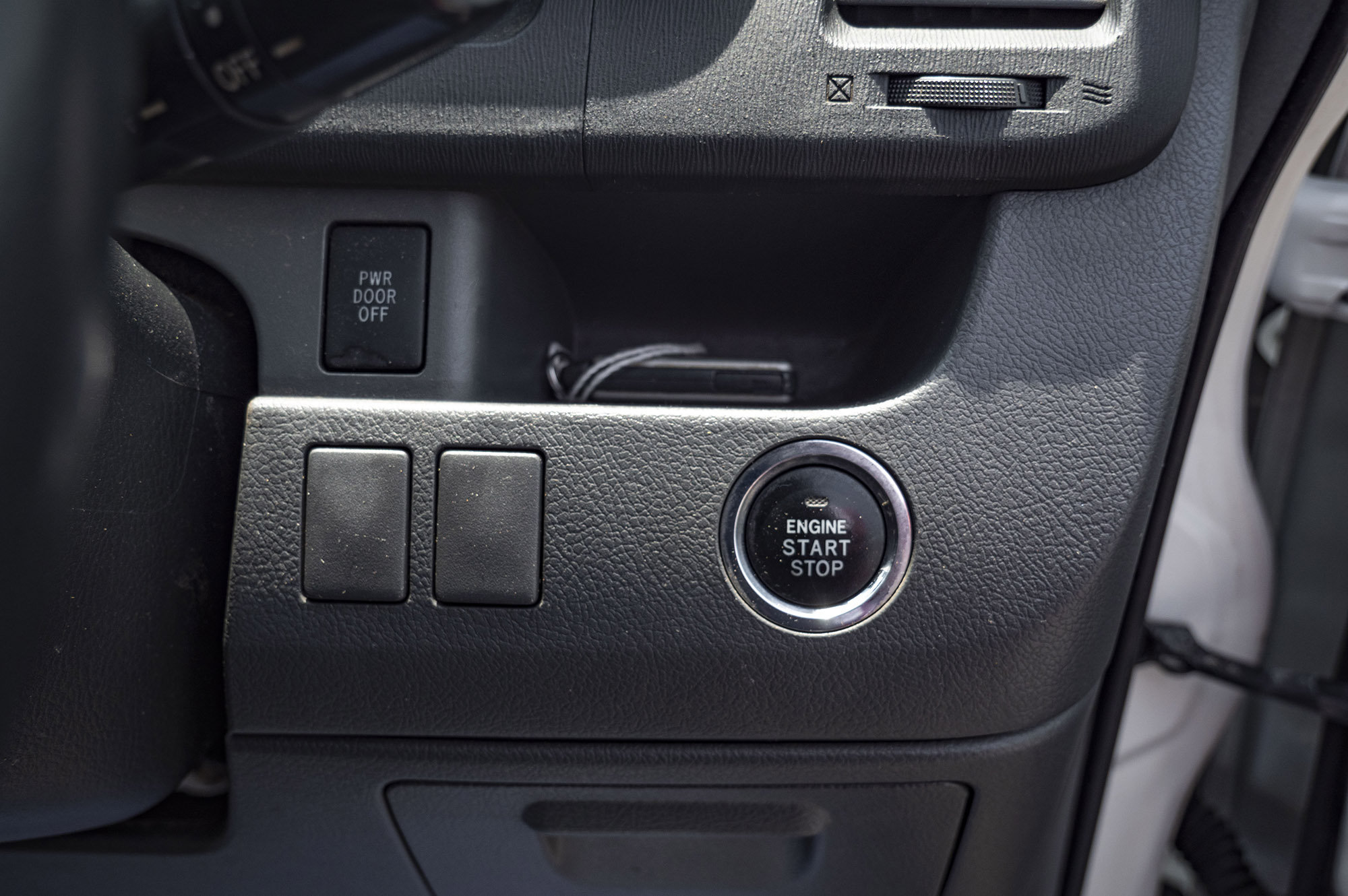 
								Toyota Noah Model 2010 full									