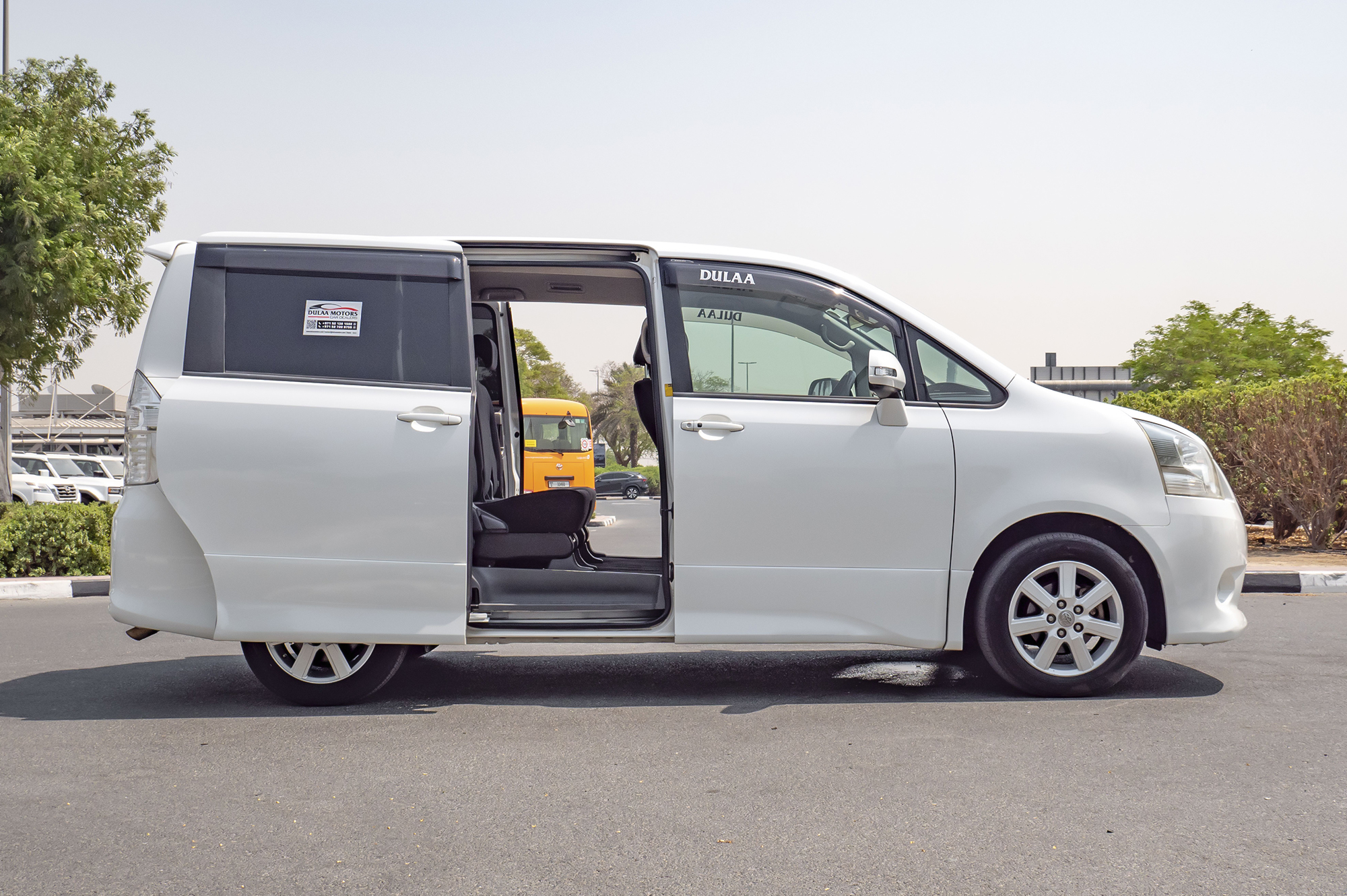 
								Toyota Noah Model 2010 full									