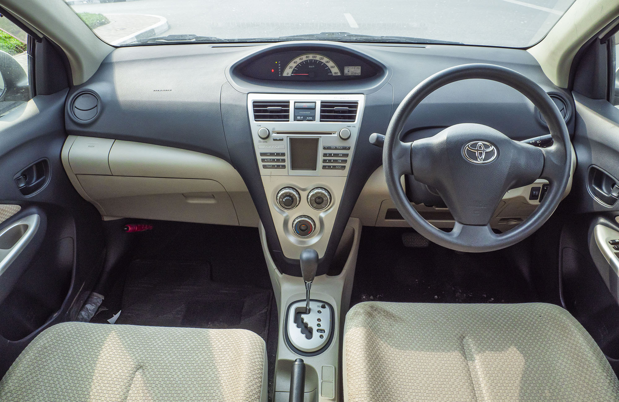 
								Toyota Belta 2wd Model 2008 full									
