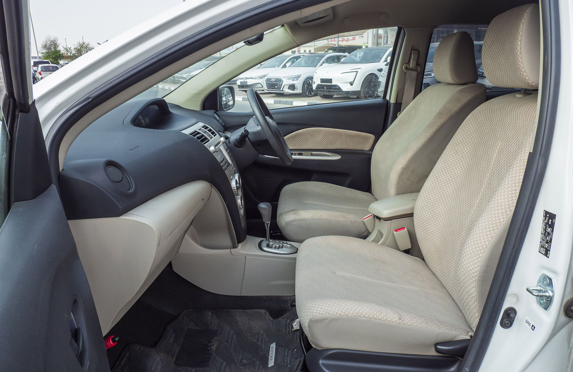 
								Toyota Belta 2wd Model 2008 full									