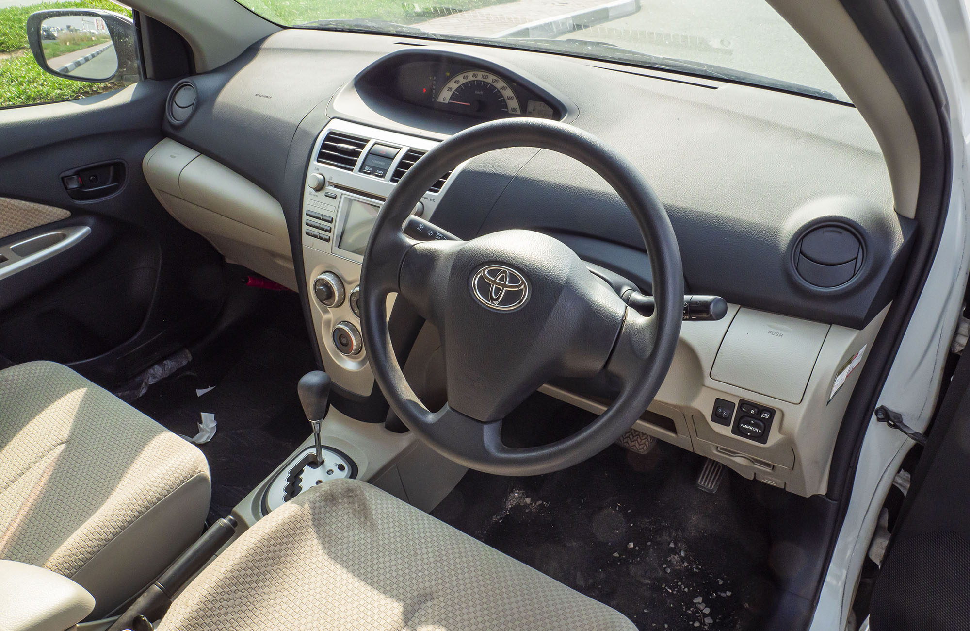 
								Toyota Belta 2wd Model 2008 full									