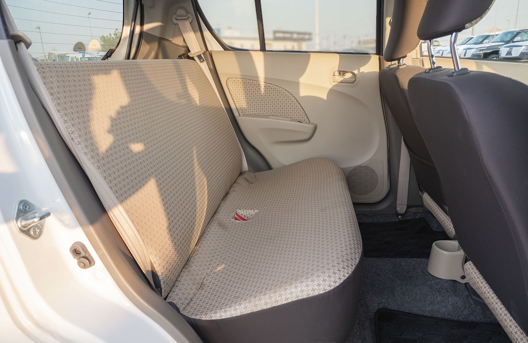 
								Mazda Carol 2wd Model 2013 full									