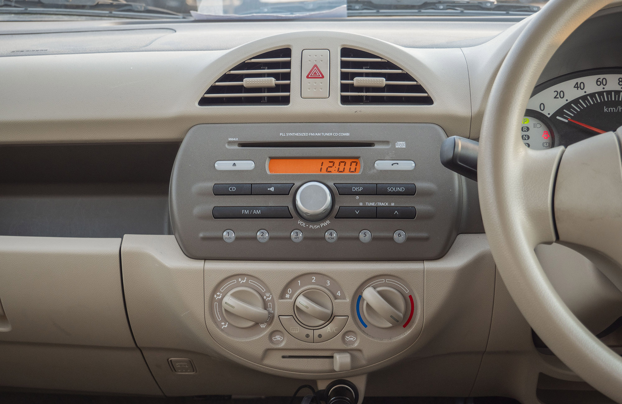 
								Mazda Carol 2wd Model 2013 full									