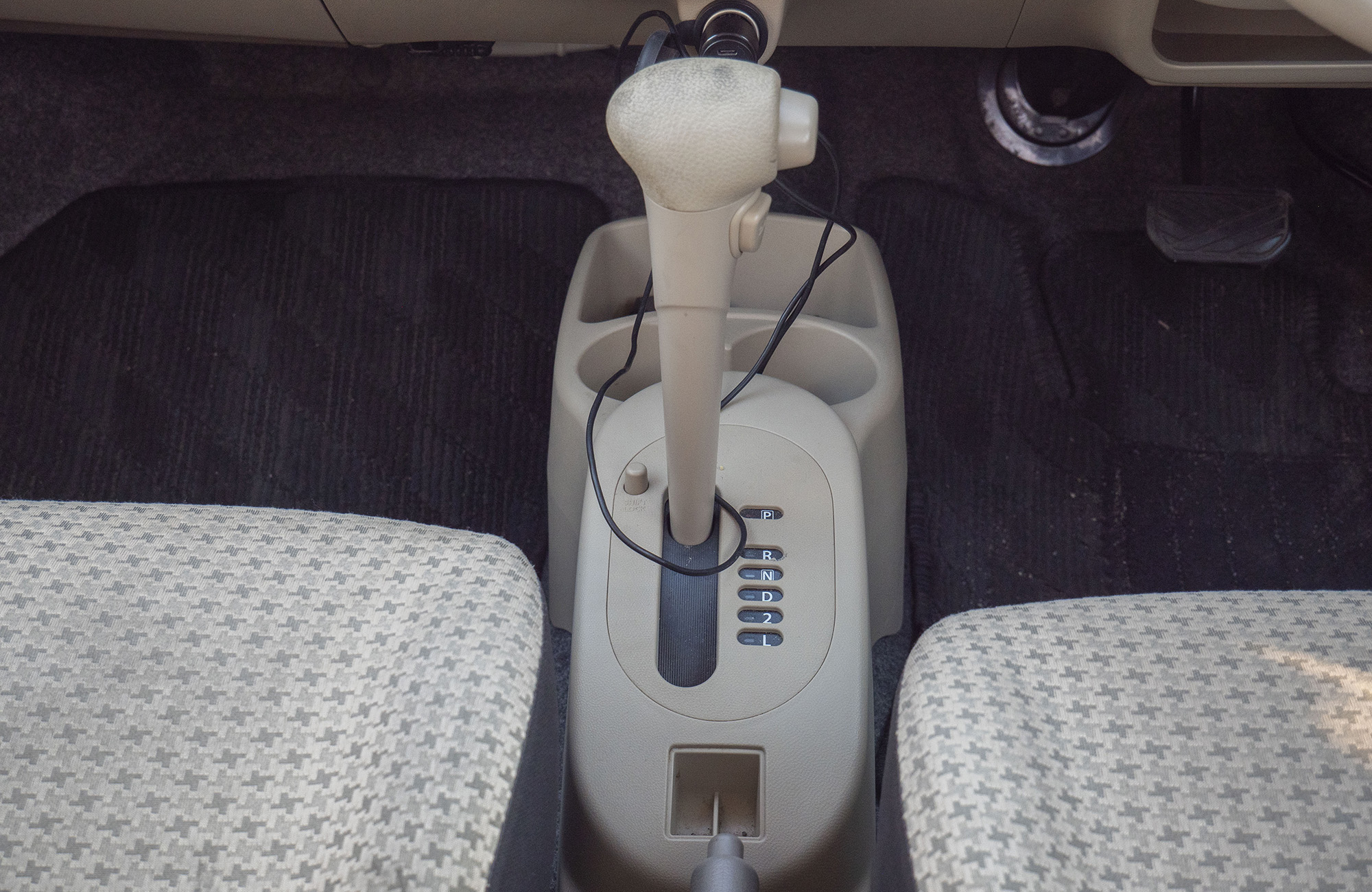 
								Mazda Carol 2wd Model 2013 full									