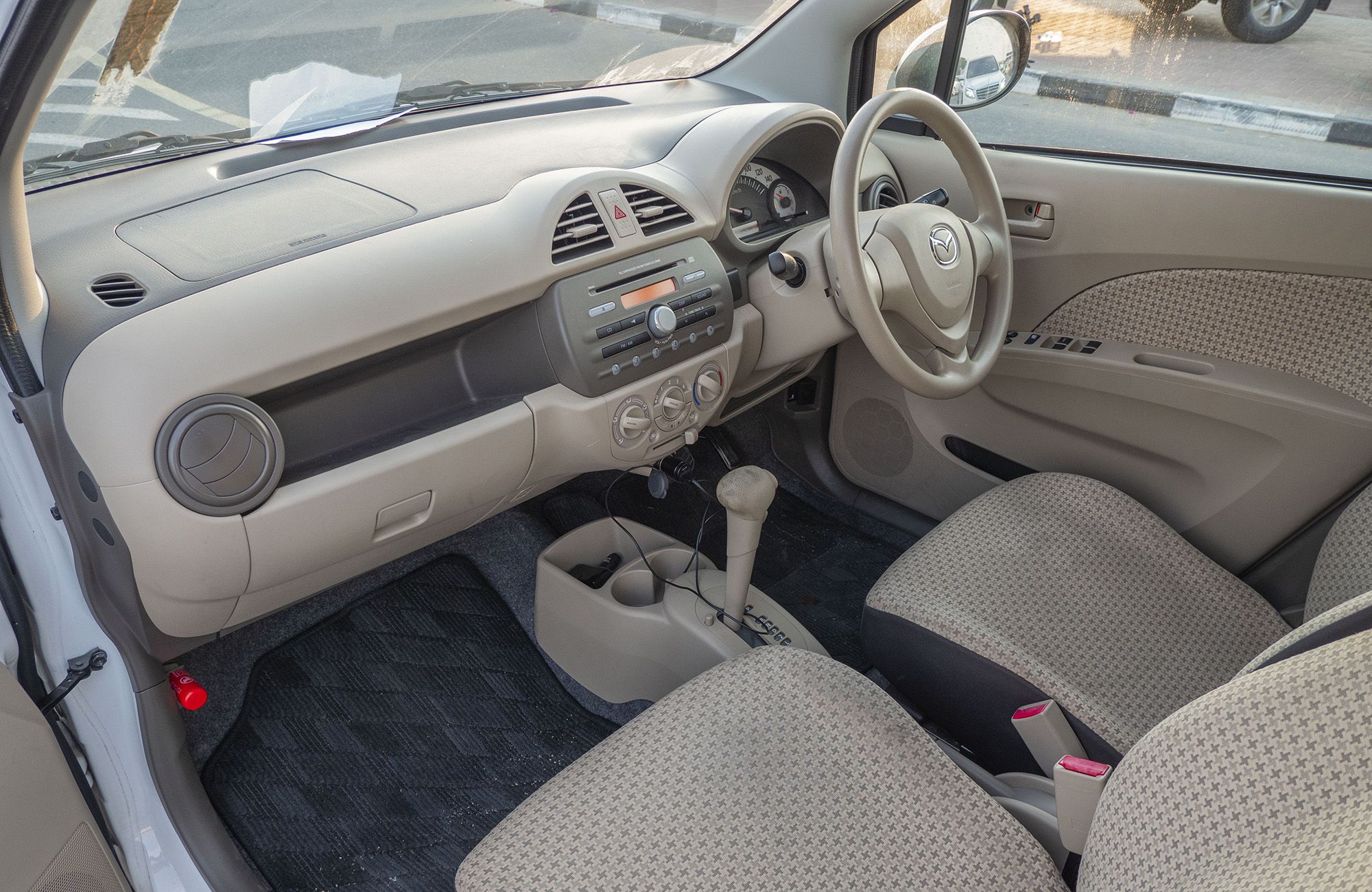 
								Mazda Carol 2wd Model 2013 full									