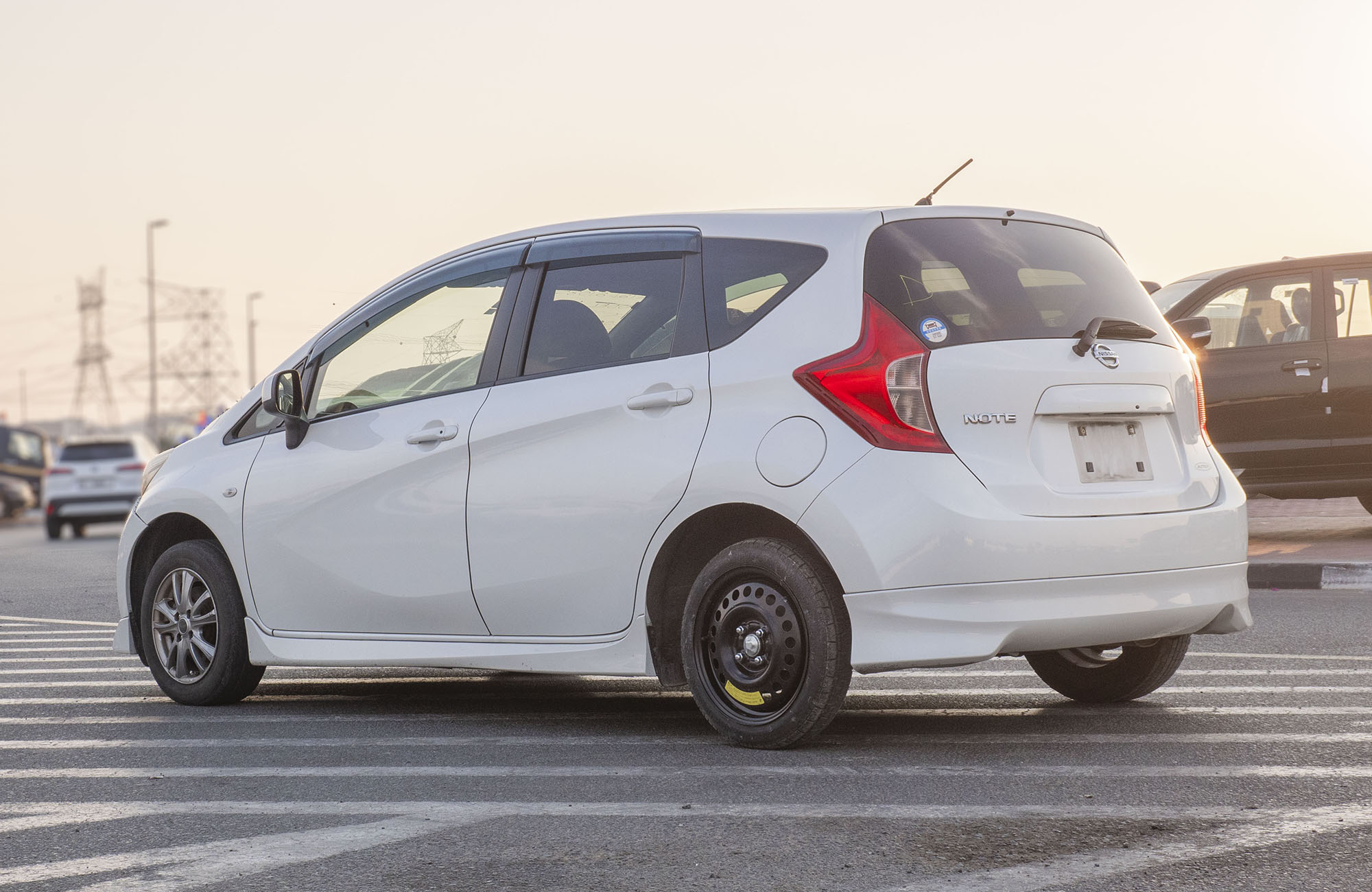 
								Nissan Note 1200CC  2WD 2010 Model full									