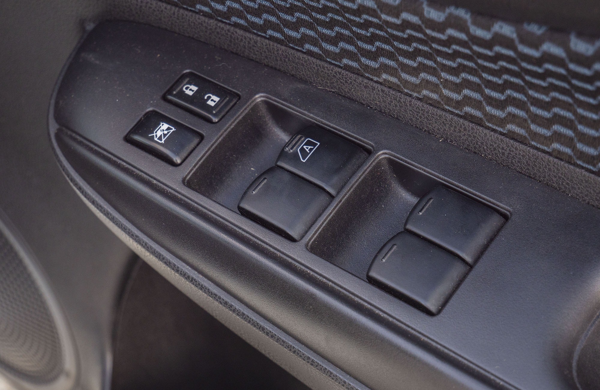 
								Nissan Note 1200CC  2WD 2010 Model full									