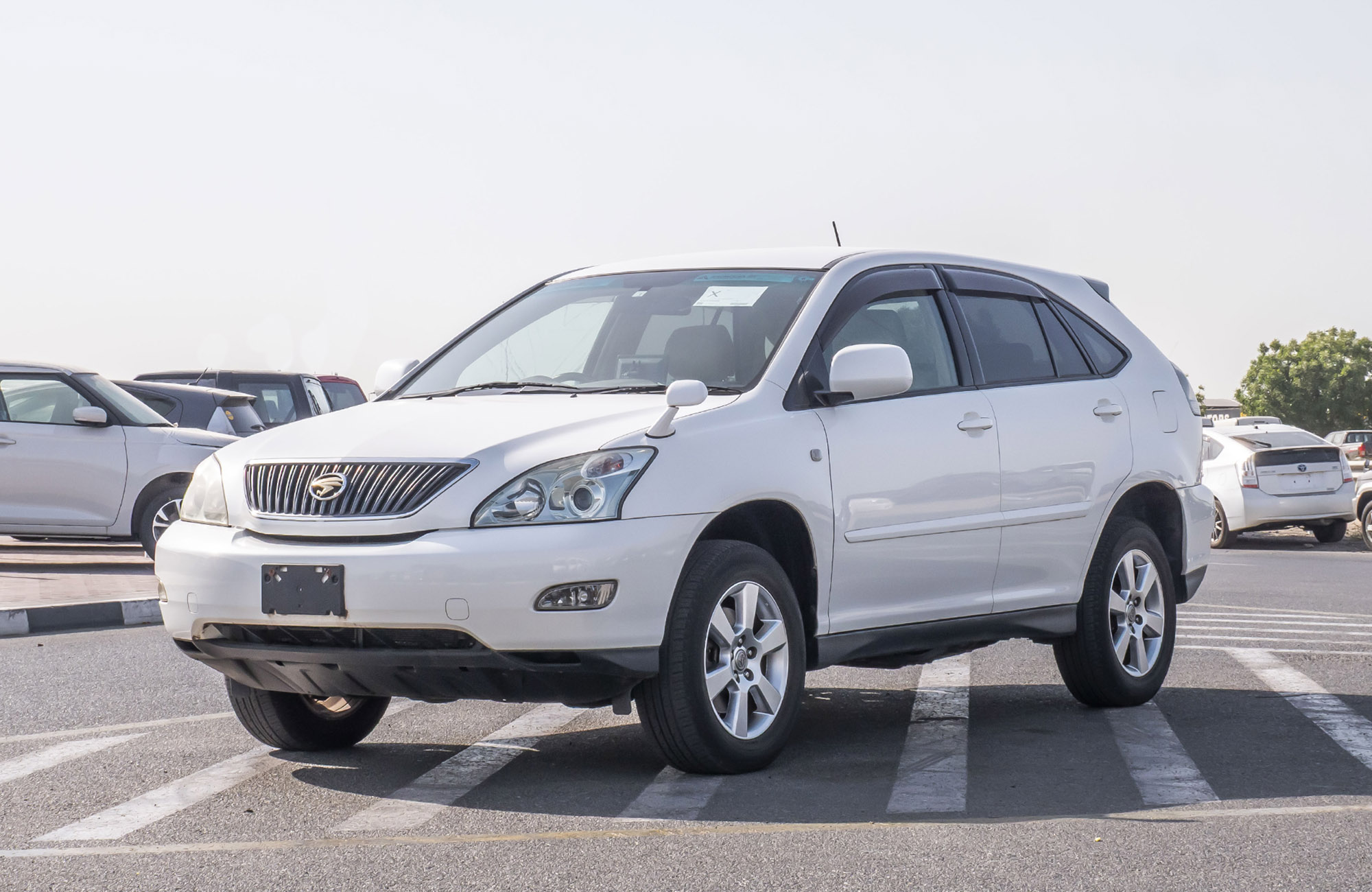 
								Toyota Harrier 2WD Model 2005 full									
