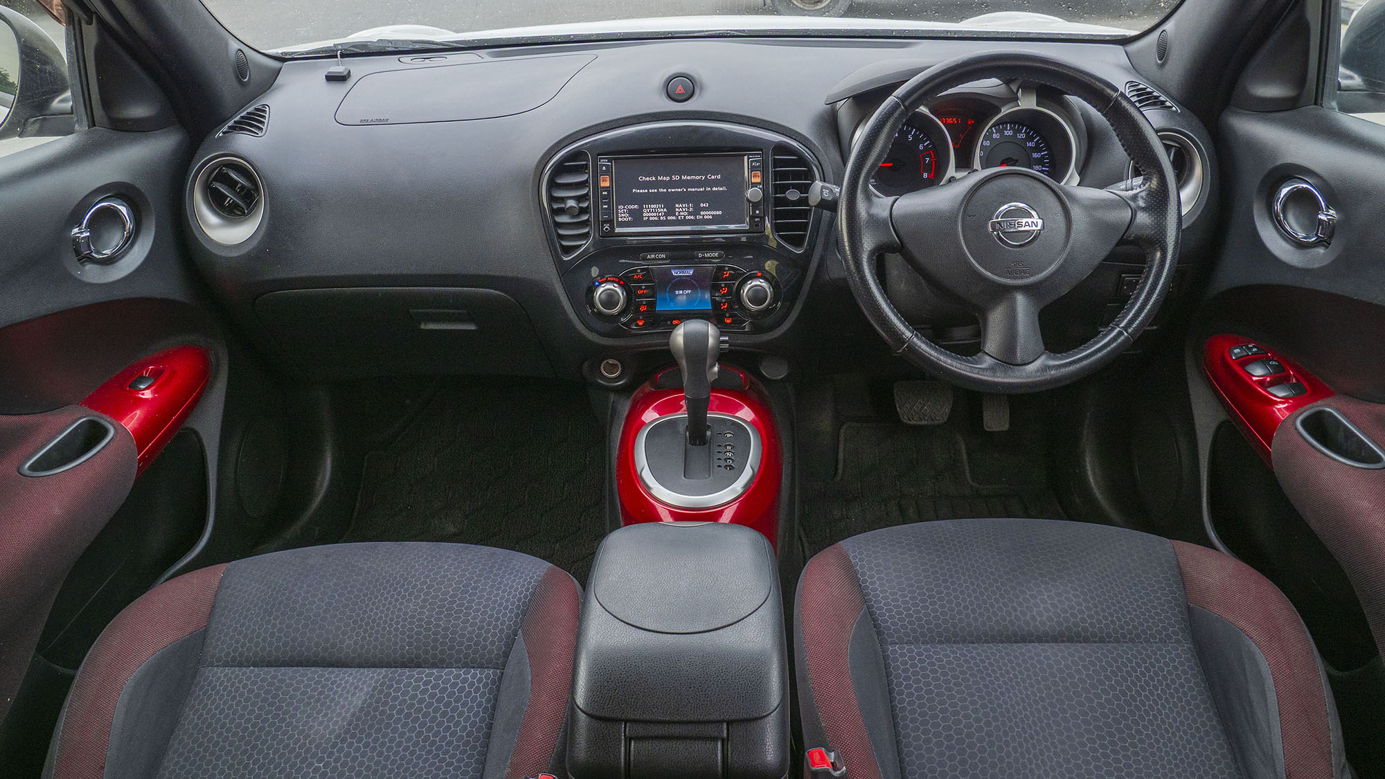 
								Nissan Juke 2WD 2013 Model full									