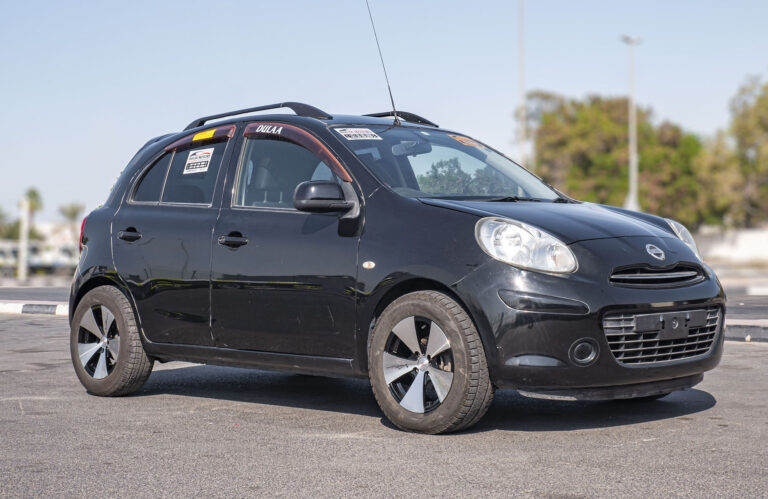 Nissan March 2WD 2011 AT