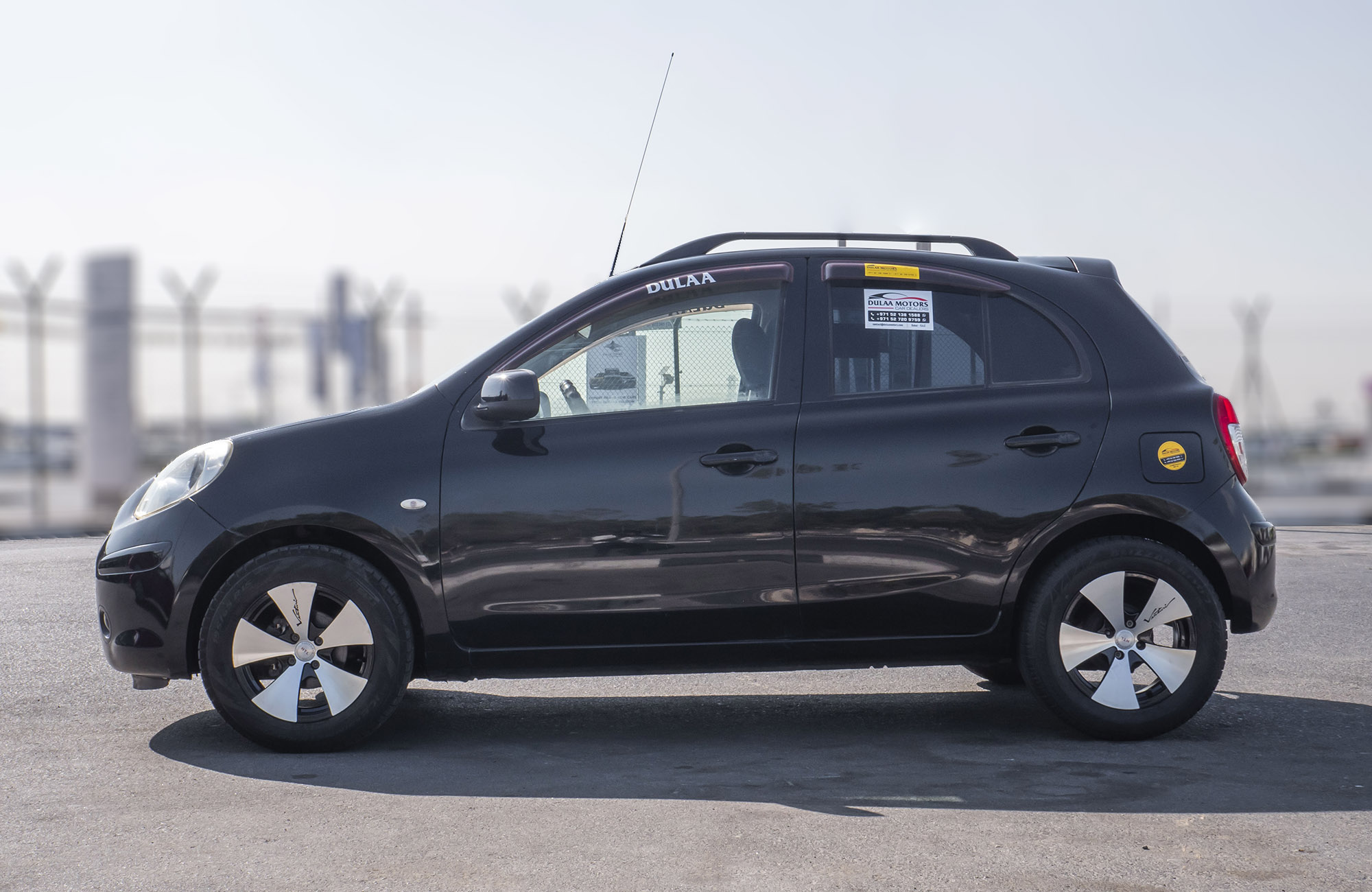 
								Nissan March 2WD 2011 AT full									