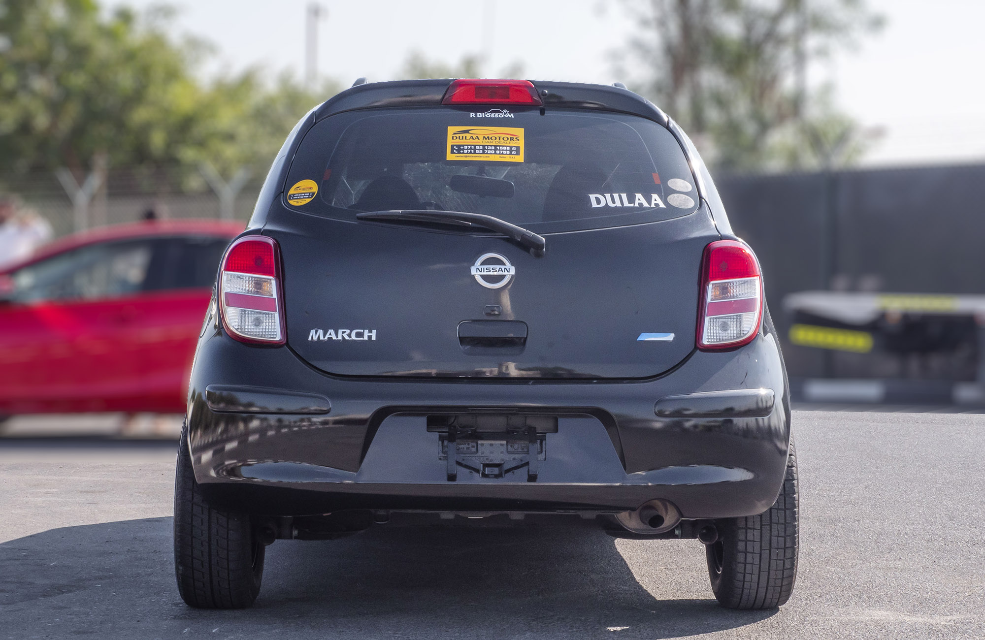 
								Nissan March 2WD 2011 AT full									
