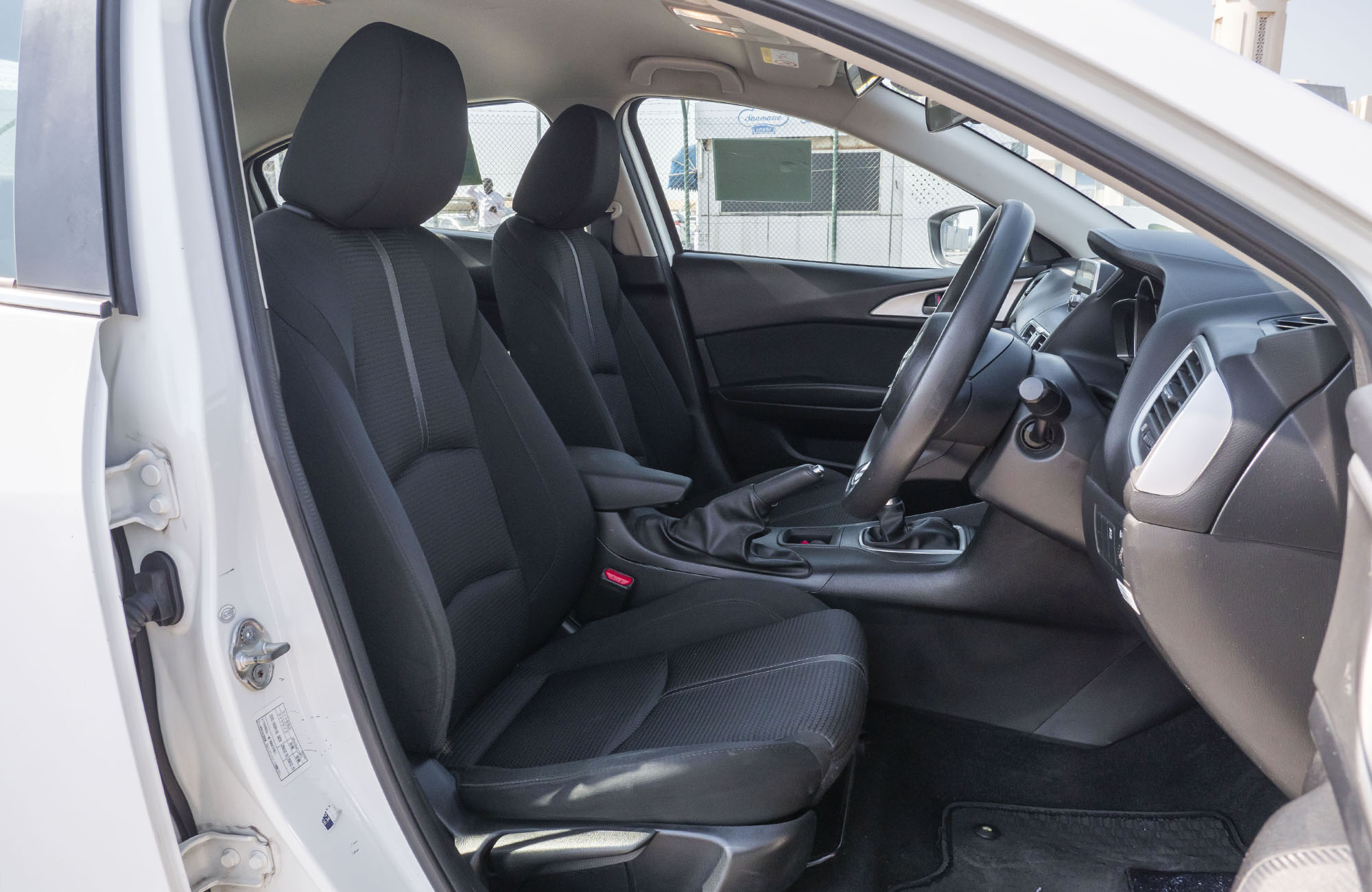 
								Mazda Axela Model 2017 (LPG) full									