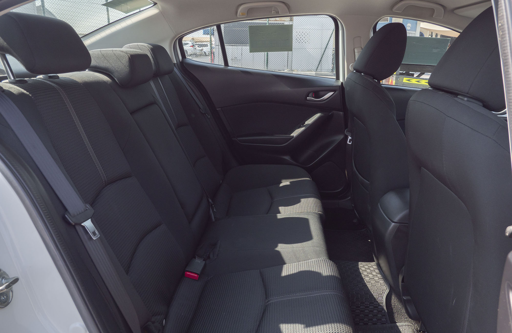 
								Mazda Axela Model 2017 (LPG) full									