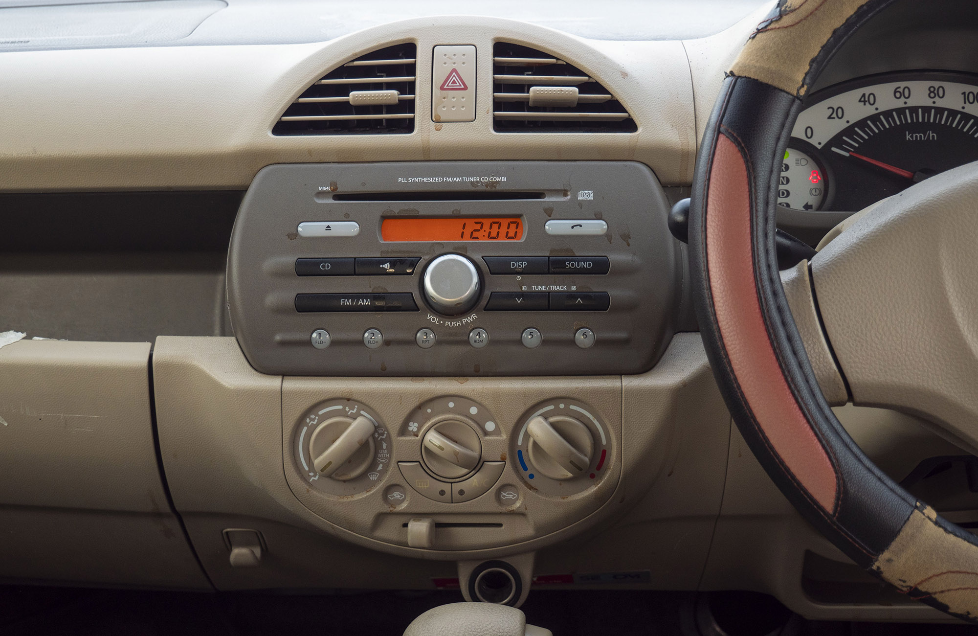
								Mazda Carol 2wd Model 2011 full									