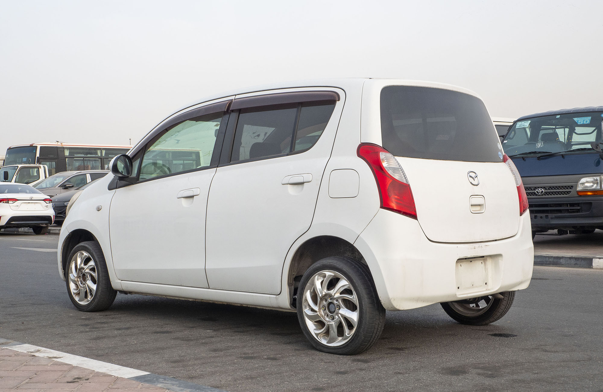 
								Mazda Carol 2wd Model 2011 full									