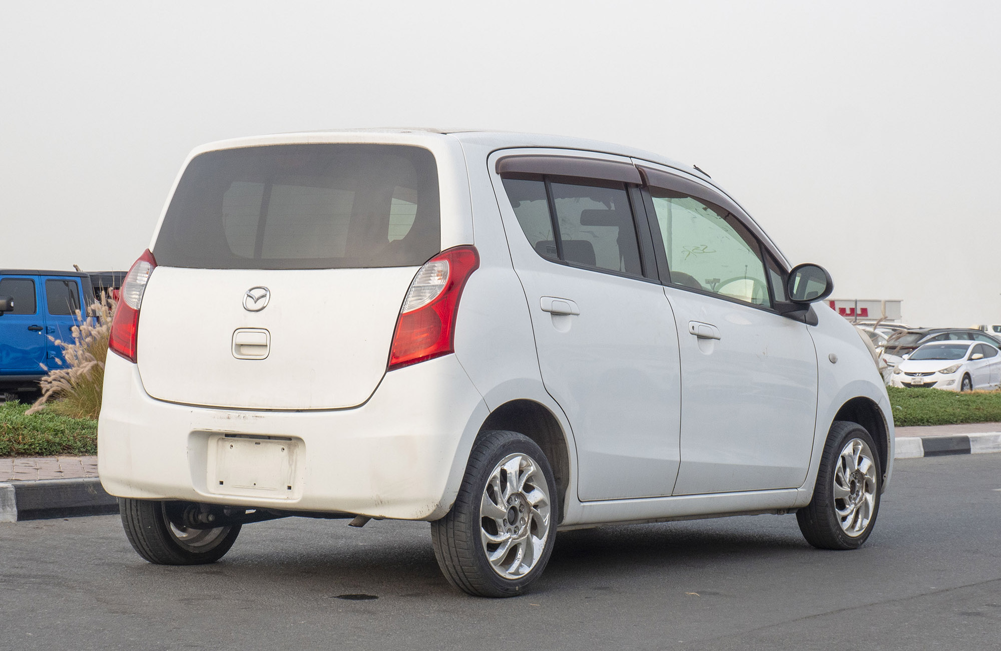 
								Mazda Carol 2wd Model 2011 full									