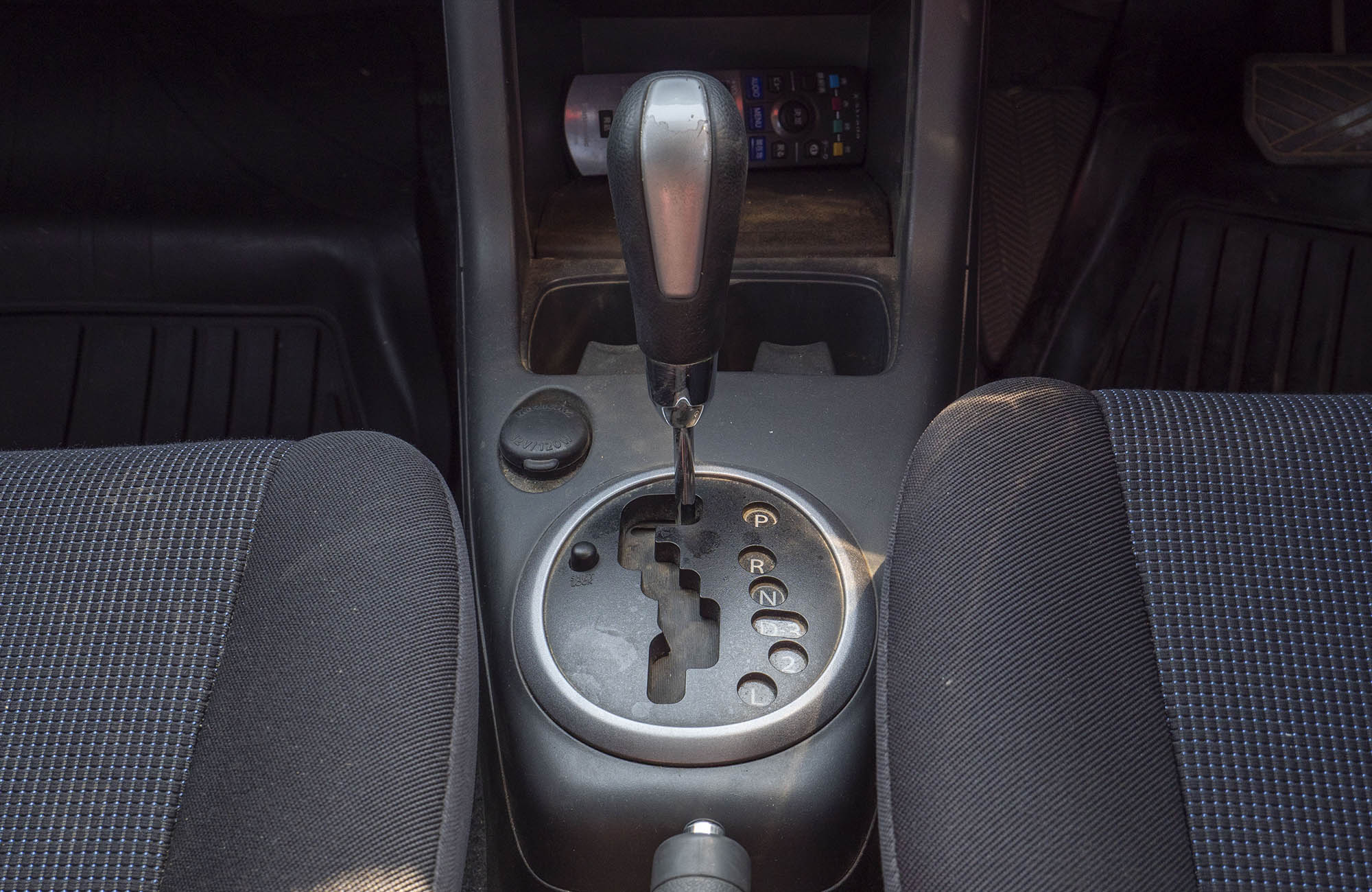 
								Suzuki Swift 2wd Model 2007 full									