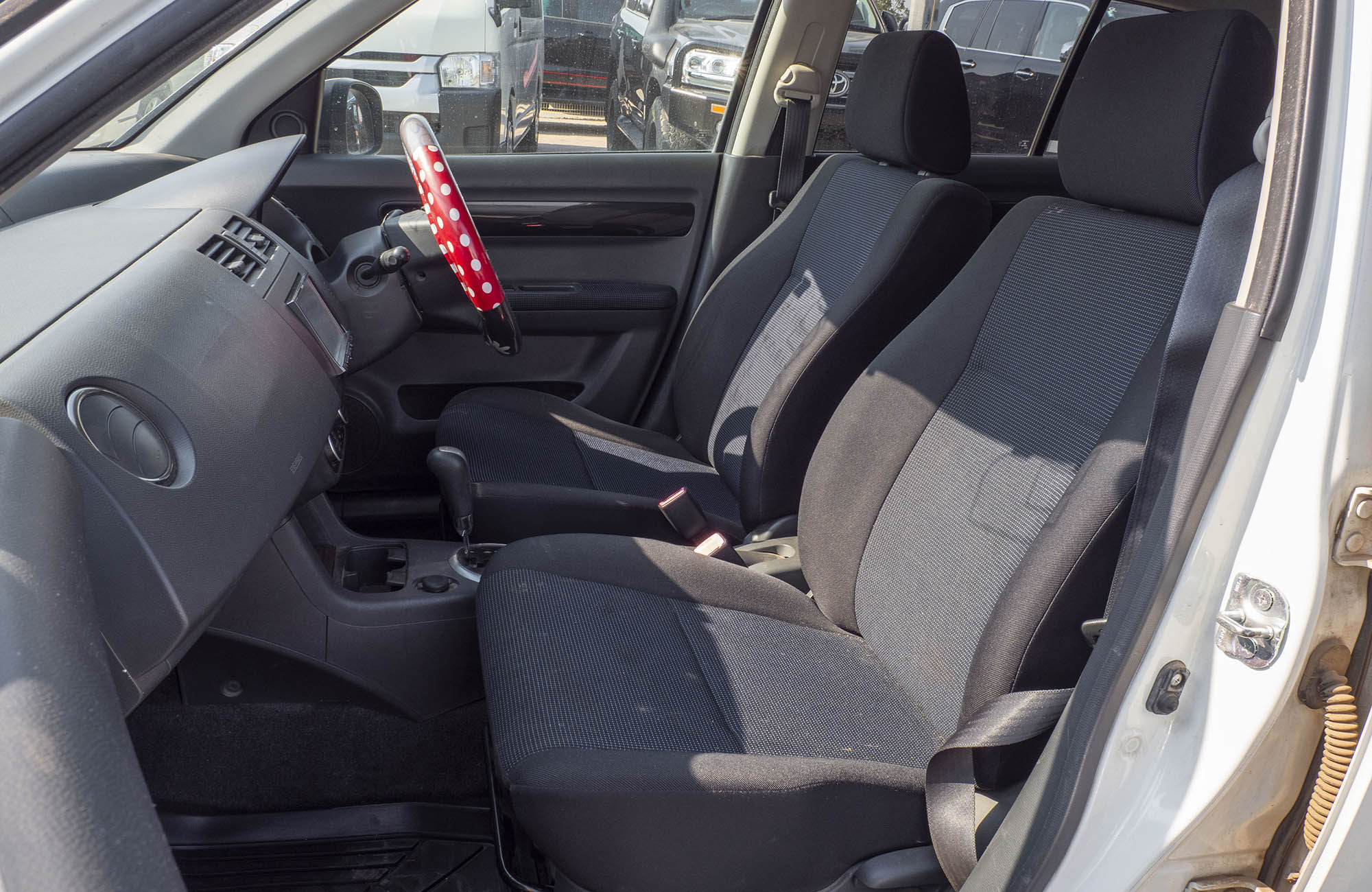 
								Suzuki Swift 2wd Model 2007 full									