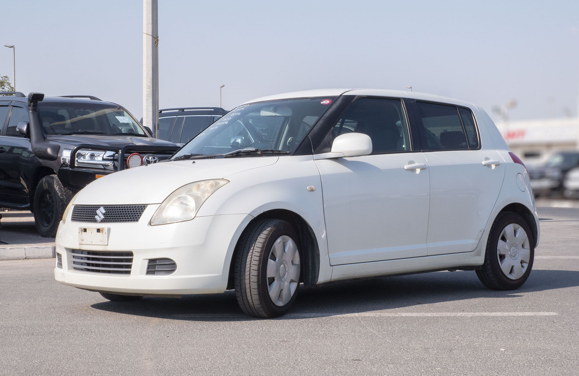 
								Suzuki Swift 2wd Model 2007 full									