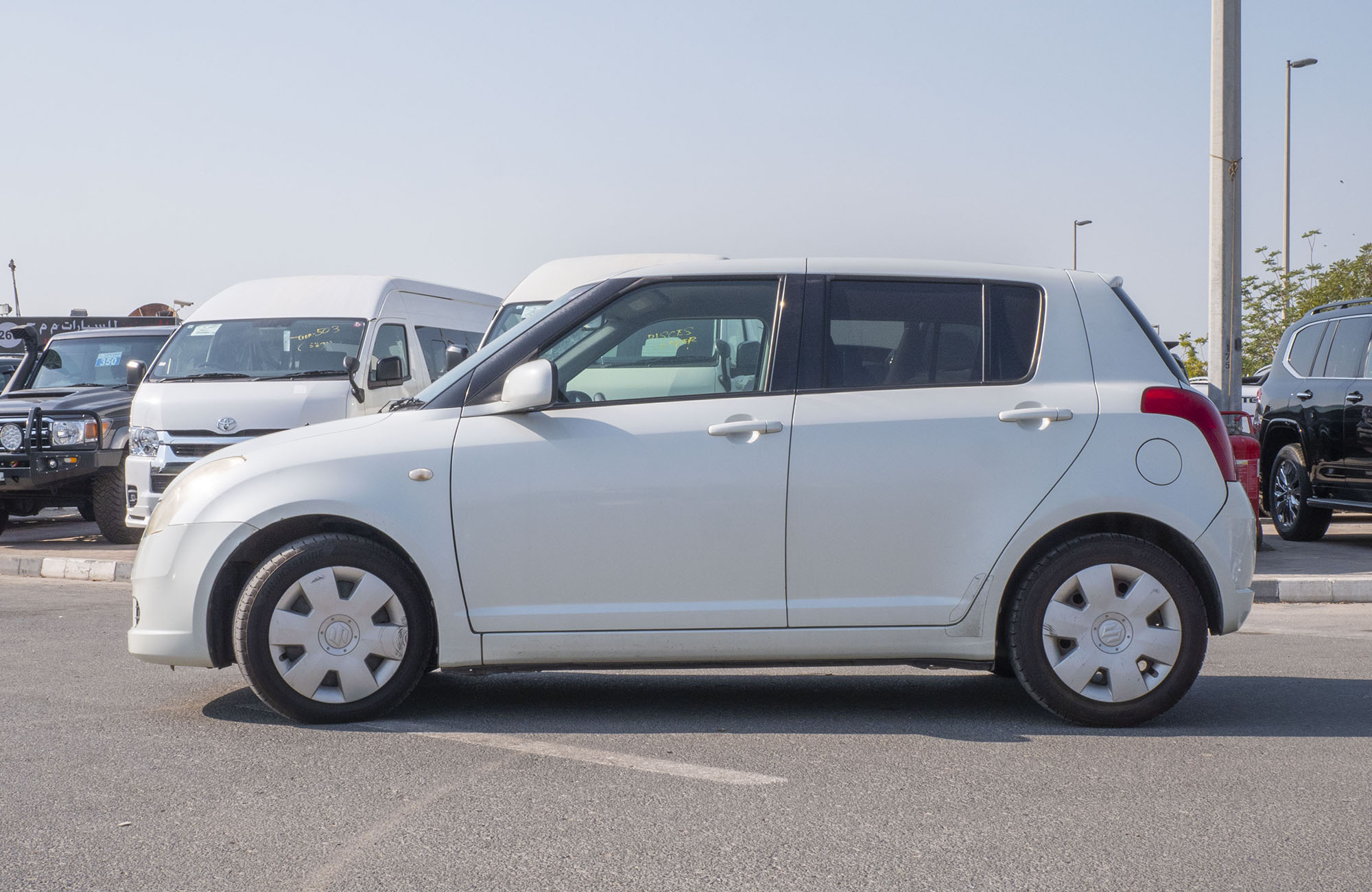
								Suzuki Swift 2wd Model 2007 full									