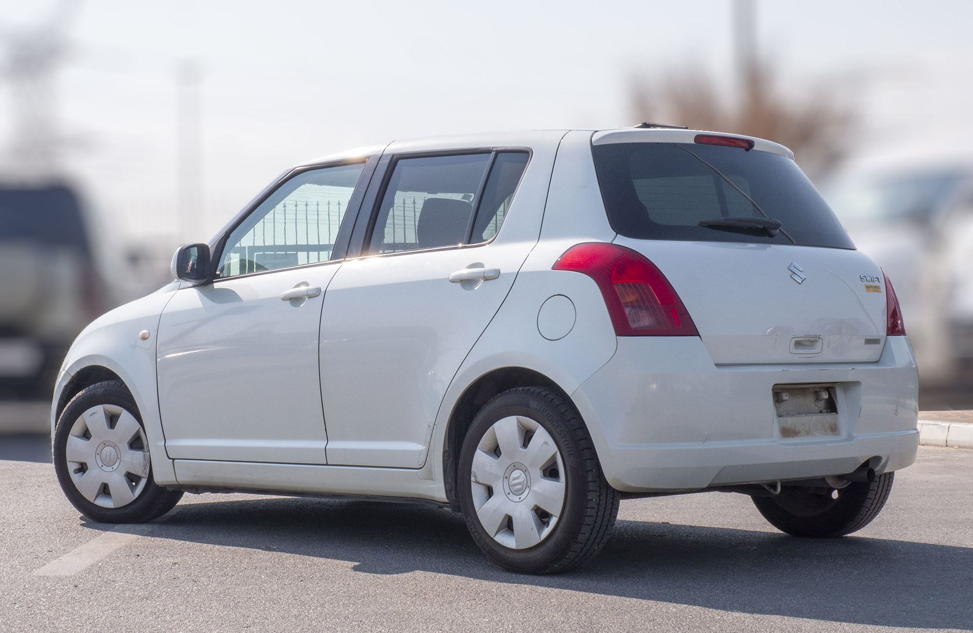
								Suzuki Swift 2wd Model 2007 full									