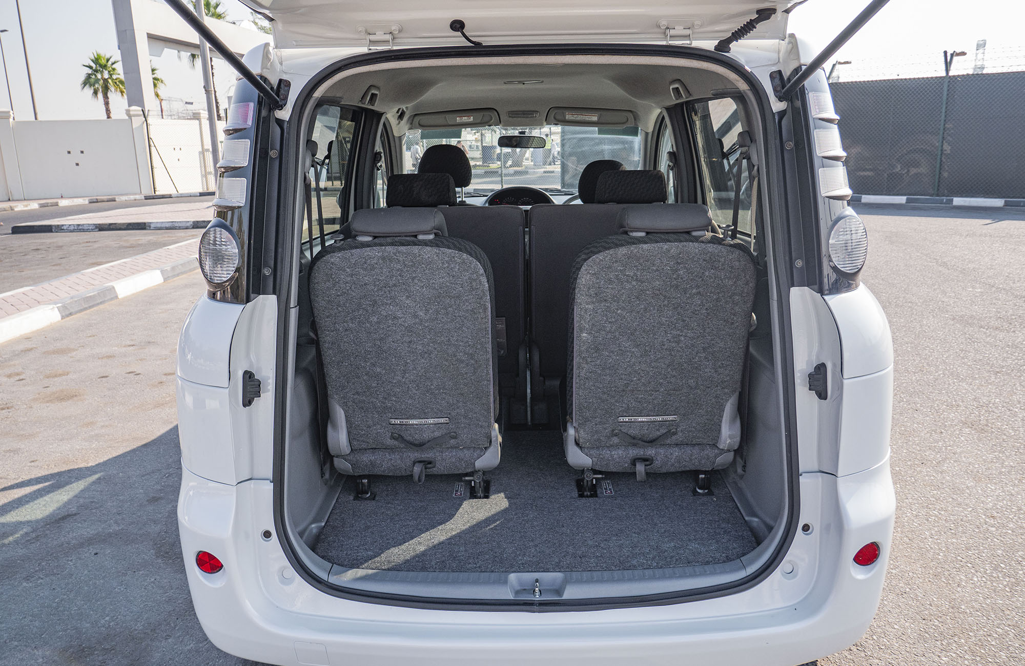 
								Toyota Sienta 2wd Model 2009 7seaters full									