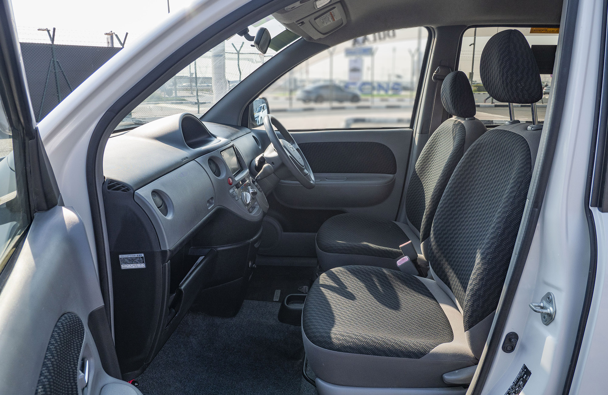 
								Toyota Sienta 2wd Model 2009 7seaters full									