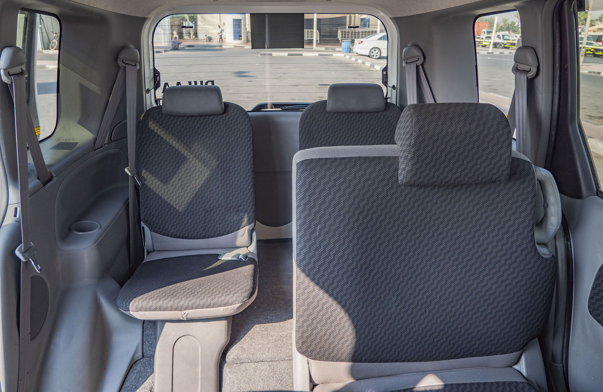 
								Toyota Sienta 2wd Model 2009 7seaters full									