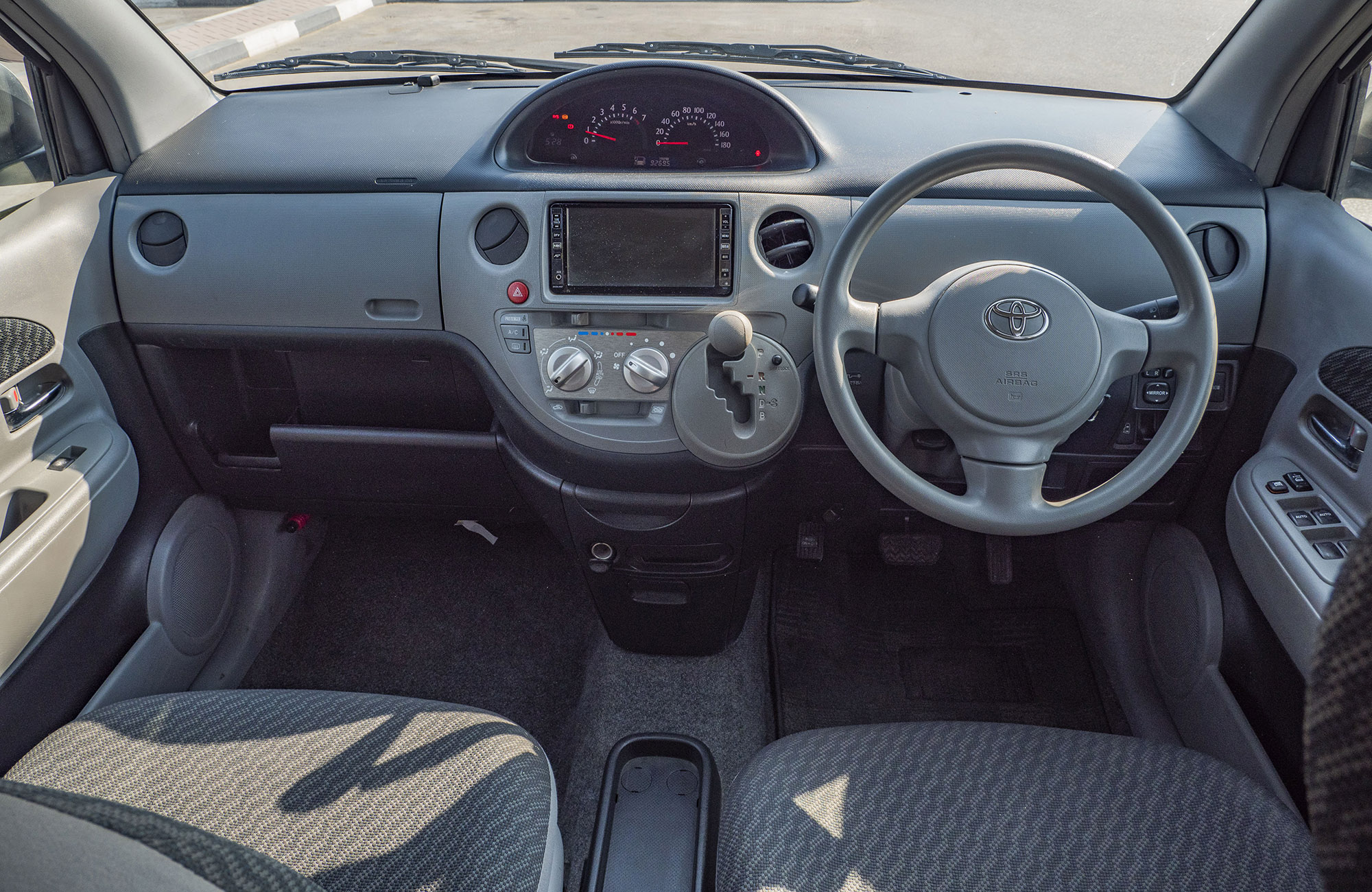 
								Toyota Sienta 2wd Model 2009 7seaters full									