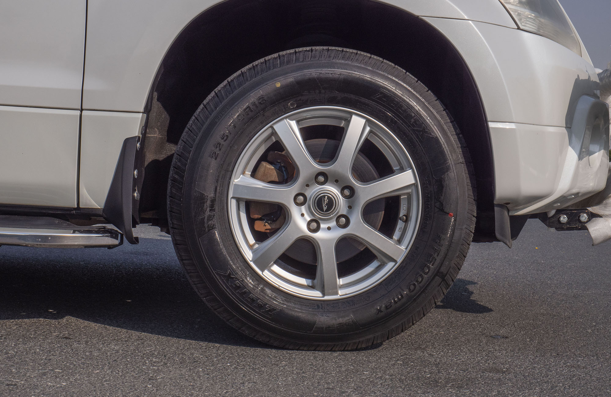 
								Suzuki Escudo 2011 4WD full									