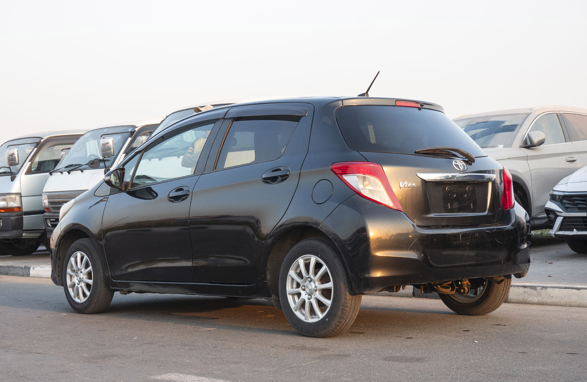 
								Toyota Vitz Model 2008 2wd full									