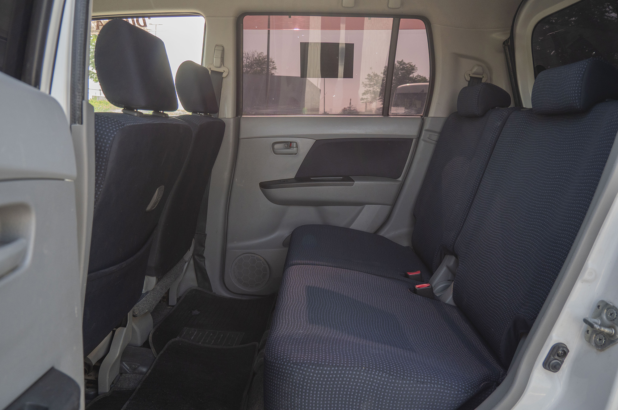 
								Suzuki Wagon R Model 2011 full									