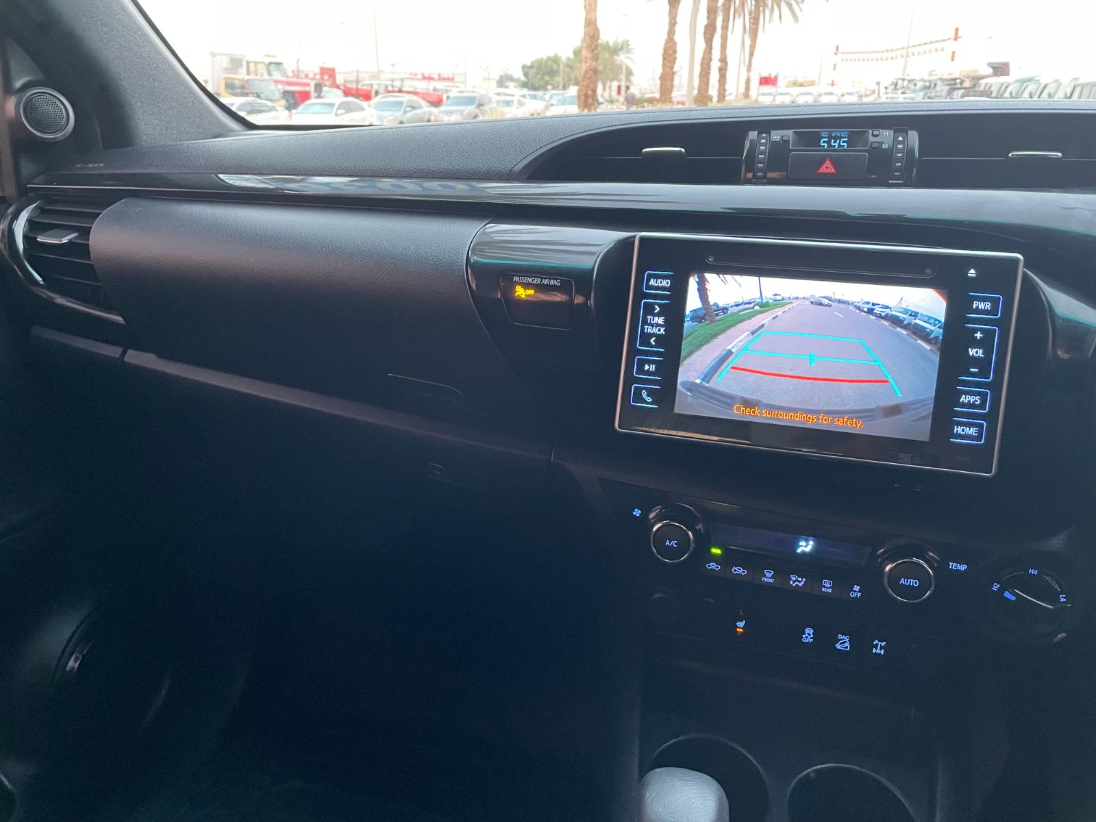 
								Toyota Hilux 2020 Model AT full									