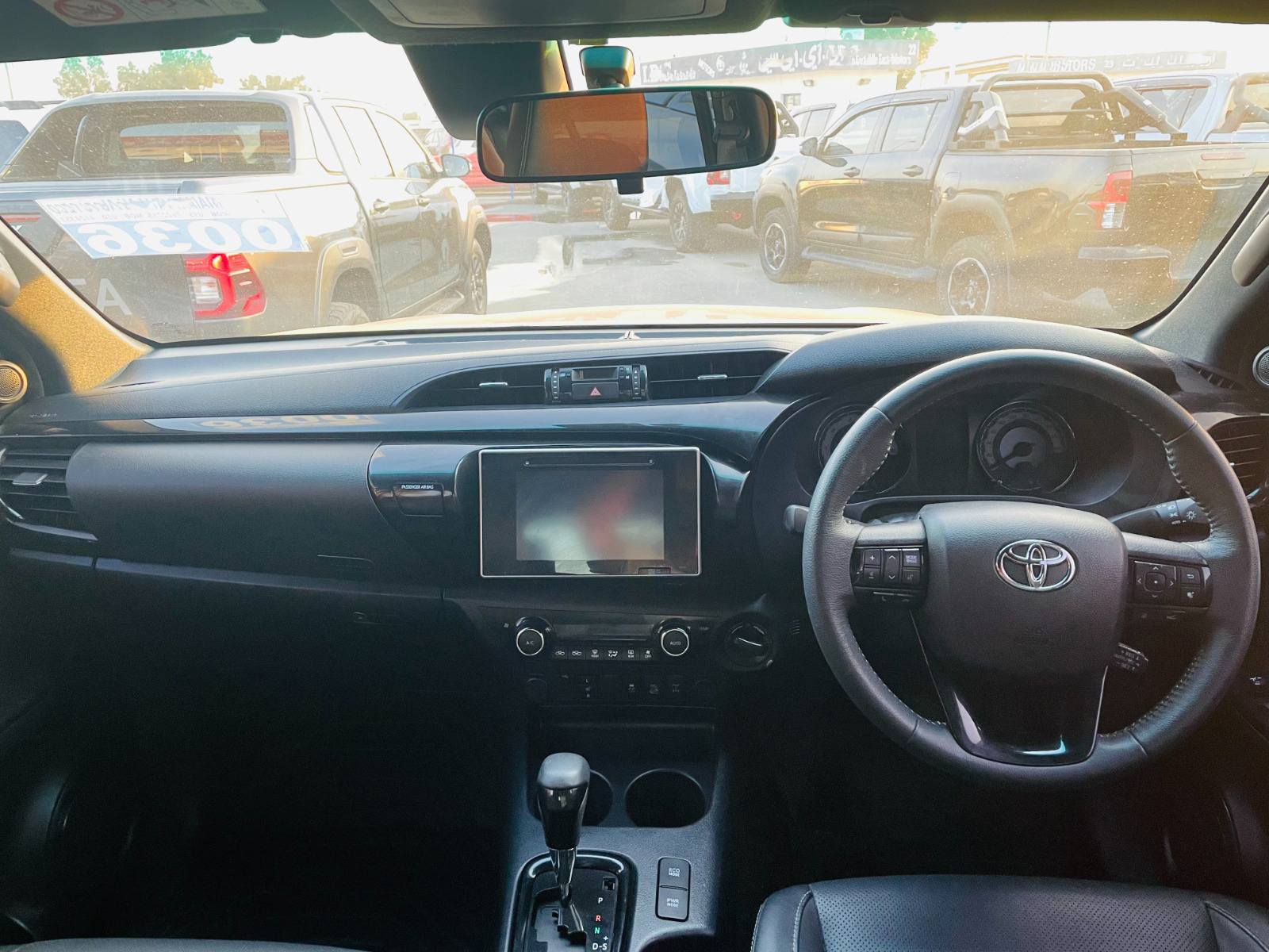 
								Toyota Hilux 2020 Model AT full									
